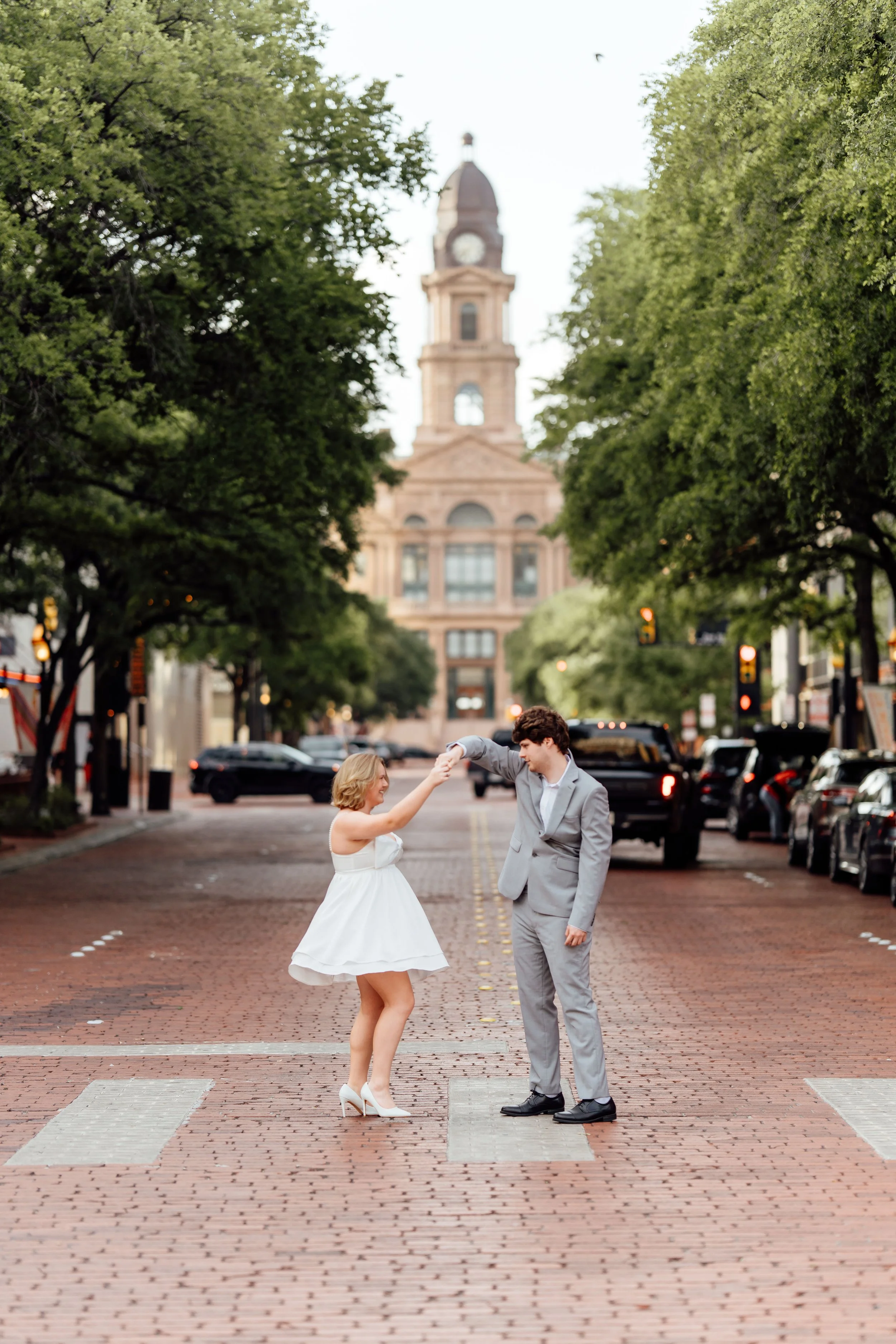 Ariel and Samuel engagement photograph 3