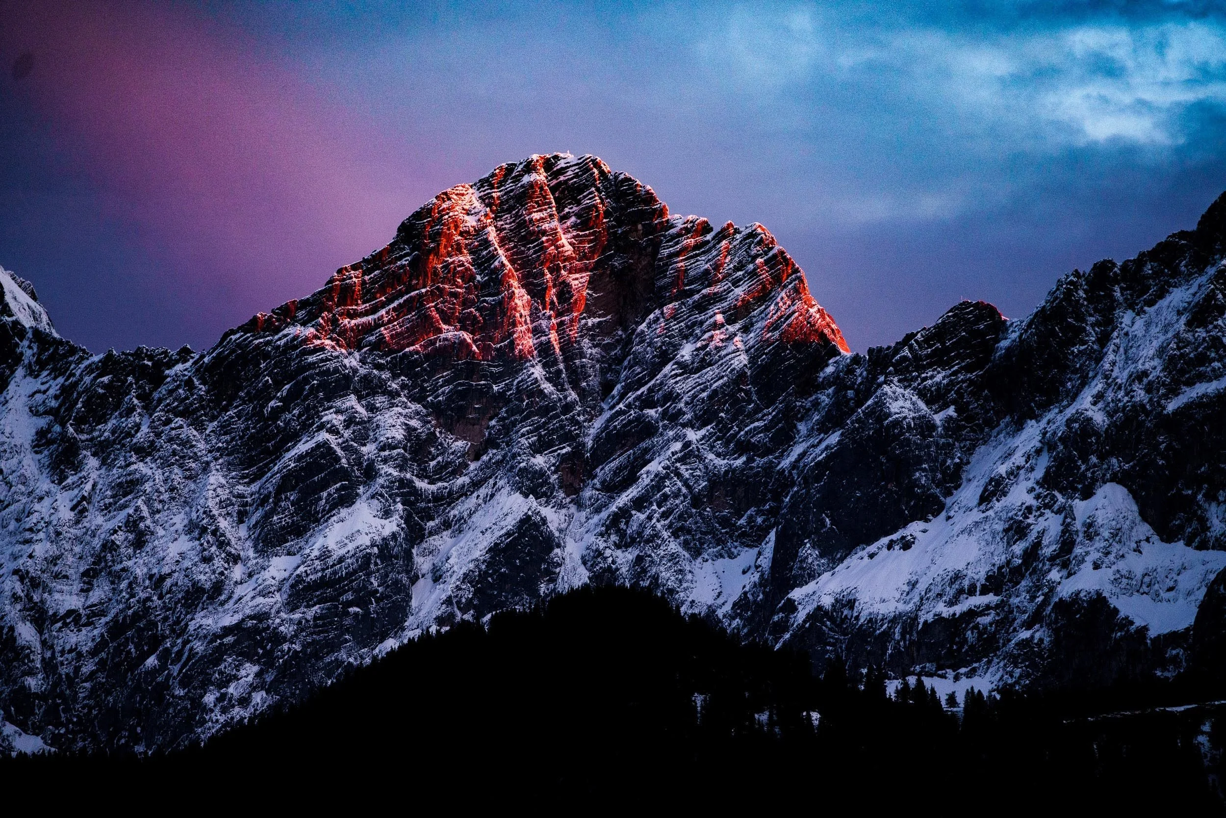 Panoramawanderung an der Dachstein-Südwand mit Blick auf das Sonnenplateau Ramsau.