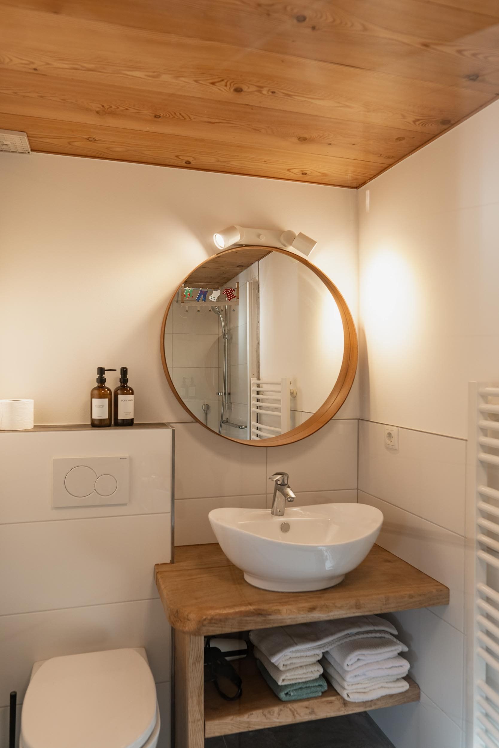 Badezimmer mit Bergblick, Ferienhaus mit Sauna