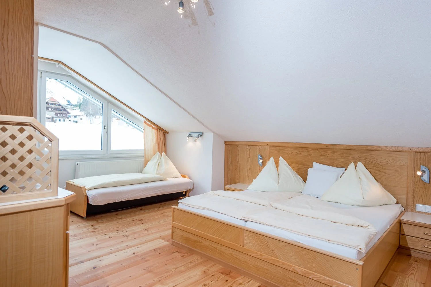 Schlafzimmermit Bergblick, Ferienhaus mit Sauna