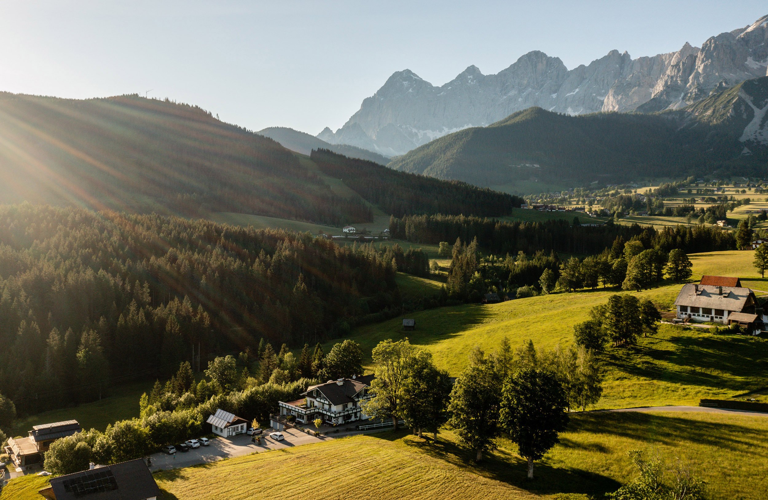 Ferienhaus in der Ramsau mit Blick auf den Dachstein, sonnige Lage