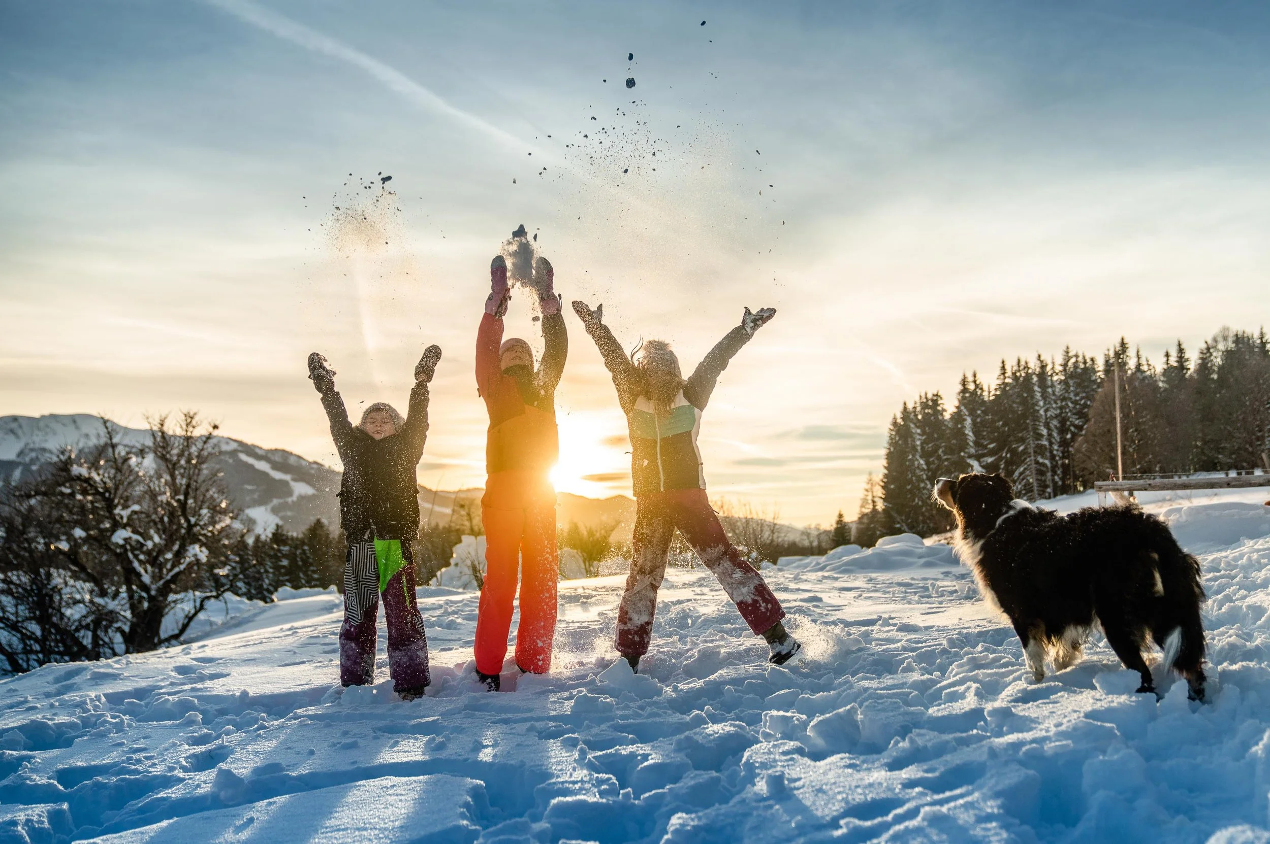 Winterwandern in der Ramsau: Sanfte Mobilität mit dem RVB-Bus und der WinterCard am Sonnenplateau genießen.