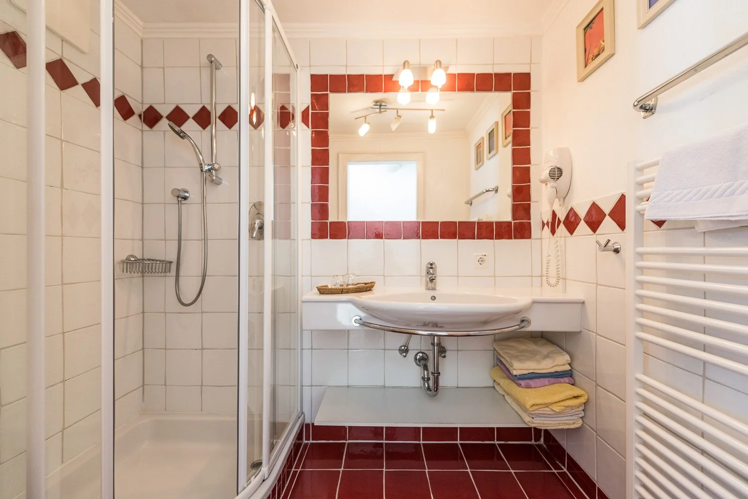Badezimmer mit Fenster