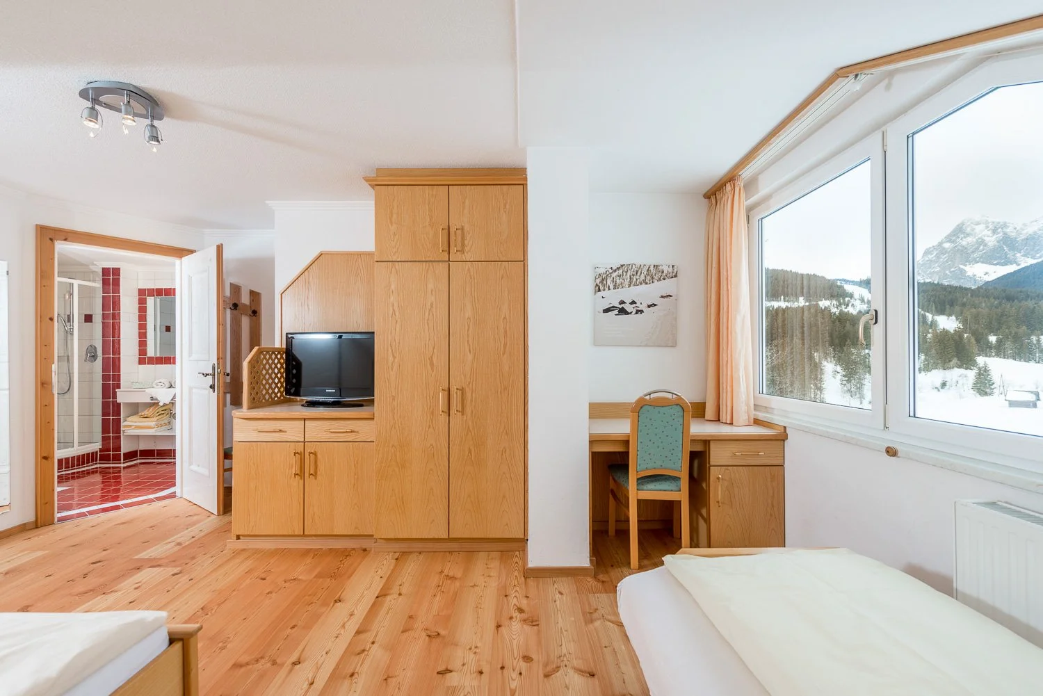 Badezimmer, Dusche und Toilette