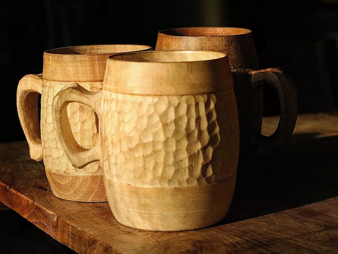 If you find yourself free on the 17th of June and fancy making something, then why not head on over to @woodlandmakers and book a short course on how to make these handled mugs.
. 
 It is suitable for those that have a little turning experience, I sh