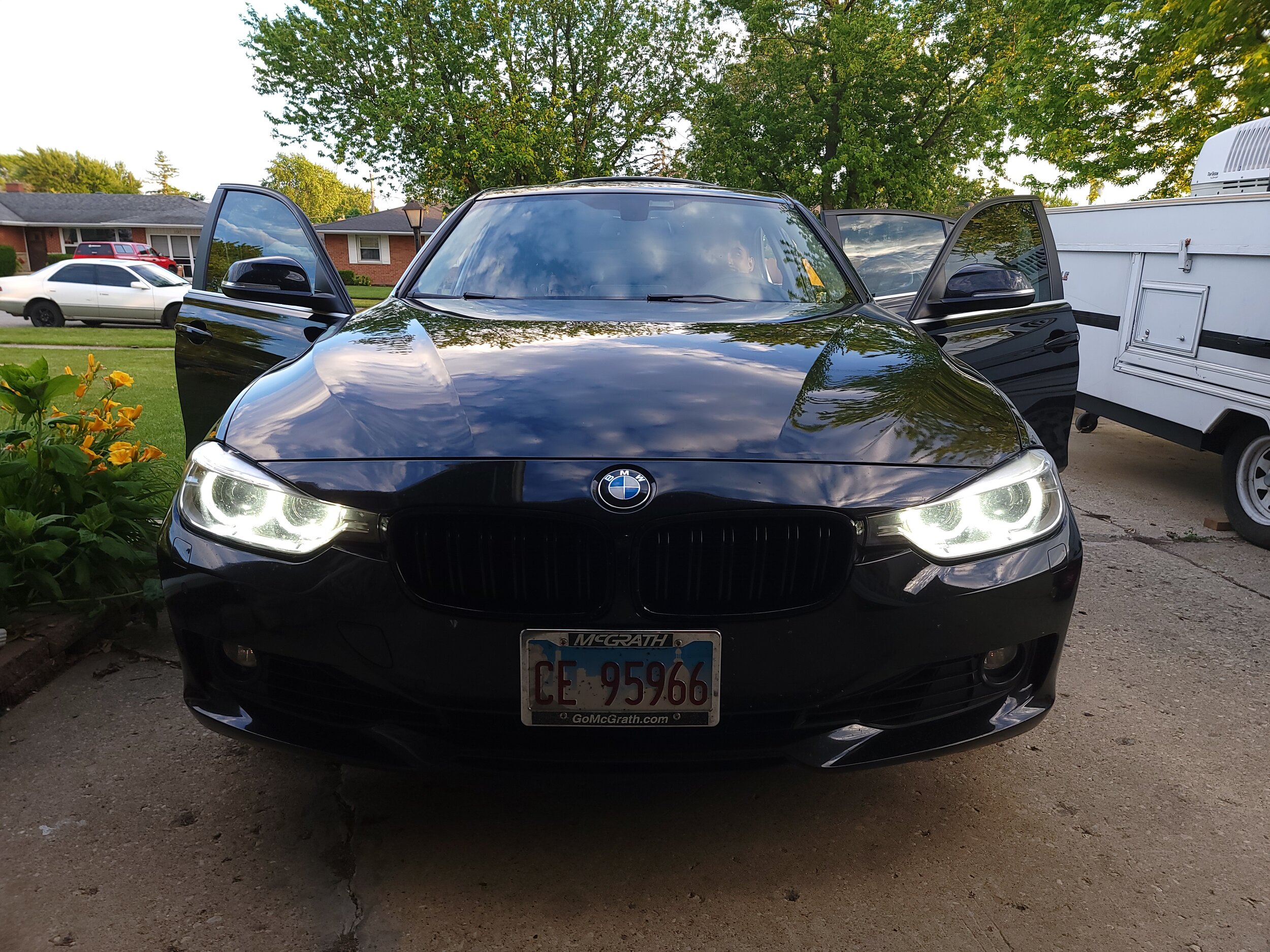 2016 BMW 330i - Apple CarPlay/Samsung Auto Component