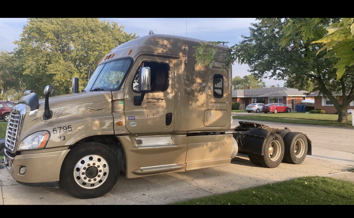 Truck Trailer - New Radio w/ Pull Up Screen