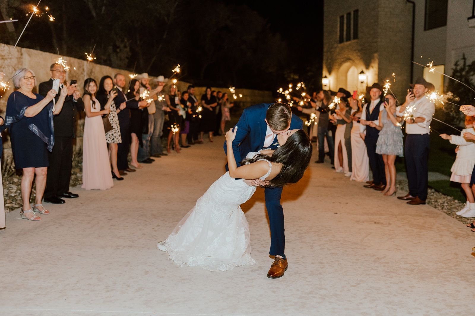 The-Preserve-at-Canyon-Lake-Wedding-Driveway