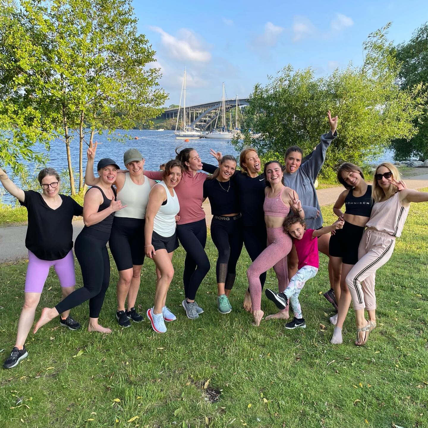 Here we are having the best time at our Bunny &amp; Bubbles event in Stockholm 🥂 🫧 🇸🇪 

As Jonathan Lockwood Huie says &ldquo;Joy blooms where minds and hearts are open.&rdquo; - at BBB we know the importance of empowering not only your body, but