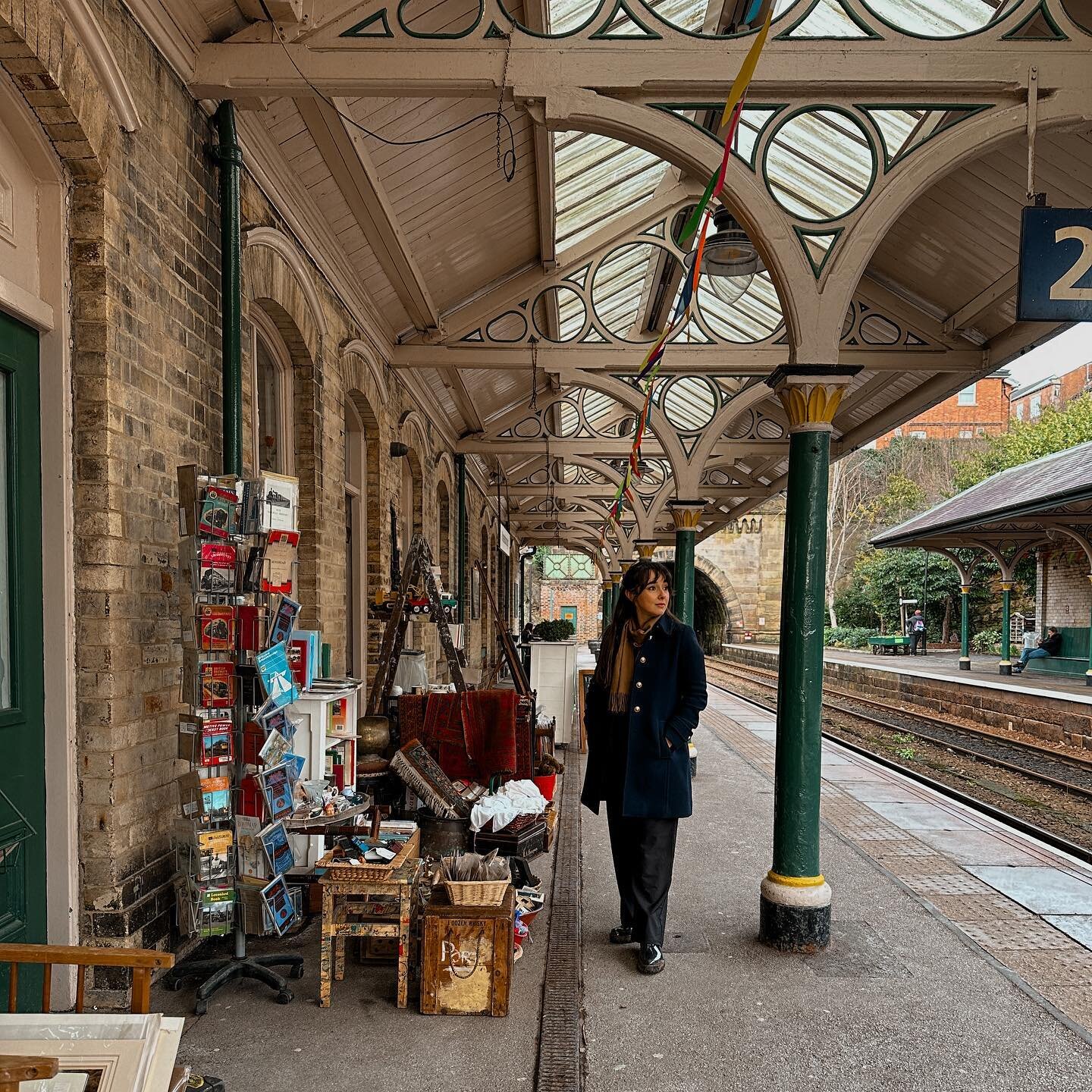 🚂 Knaresborough! The perfect day trip from York. A few pictures from our little adventure with beautiful views, cute vintage shops and of course the most iconic British train station