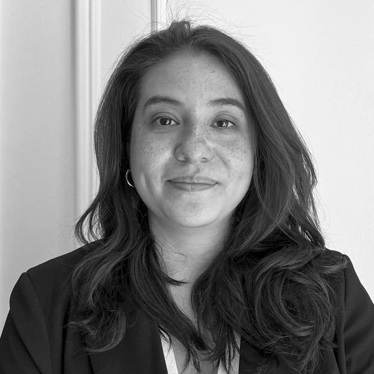  Camila Orellana  Consultora