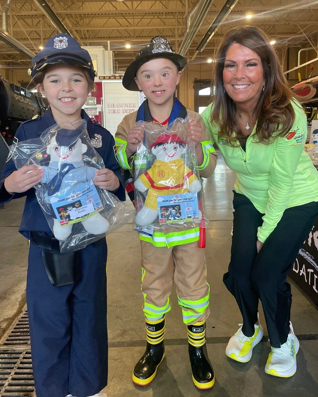 Our First Responder Buddies are created to honor the heroes who rush in during emergencies, providing comfort and courage to children when they need it most. 

To volunteer visit shadowbuddies.org or to donate click the link in our bio. 

Shadow Budd