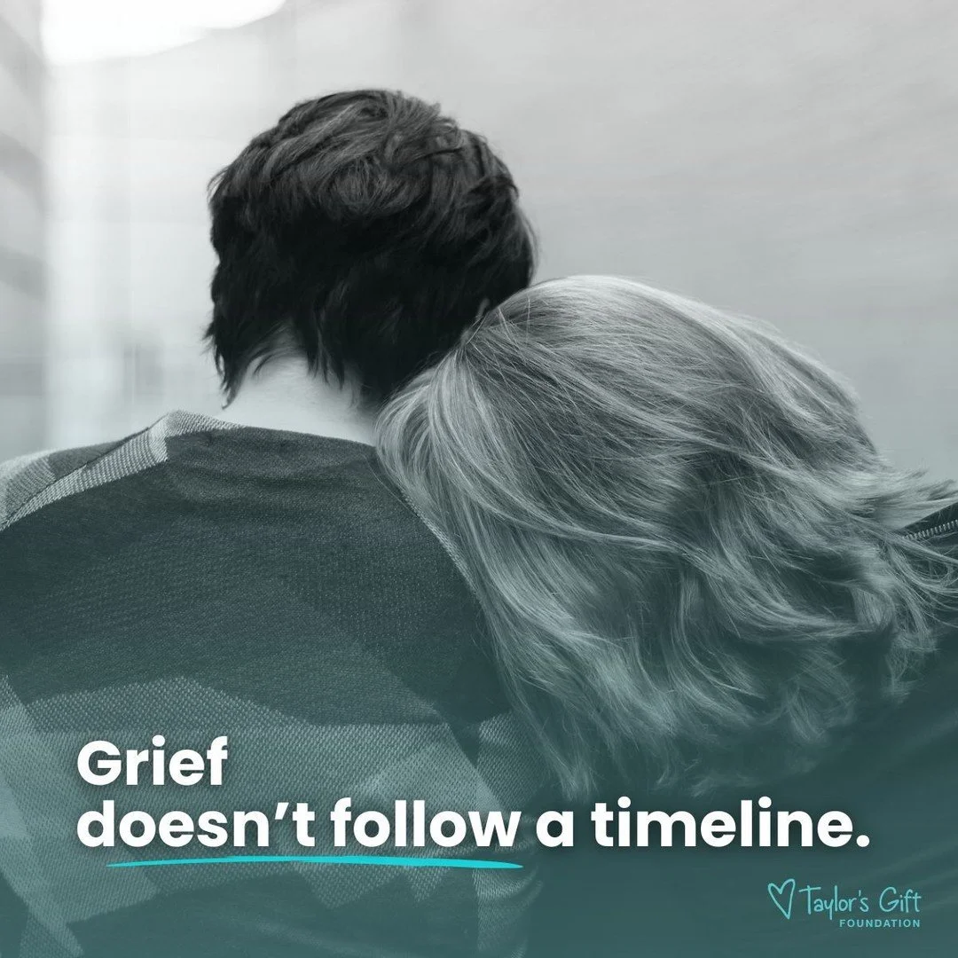 Did you know that grief doesn’t follow a timeline❓ 
It doesn’t just “end” after a few months or years. Instead, grief changes. Sometimes softening, sometimes resurfacing with anniversaries, milestones, or even unexpected remin