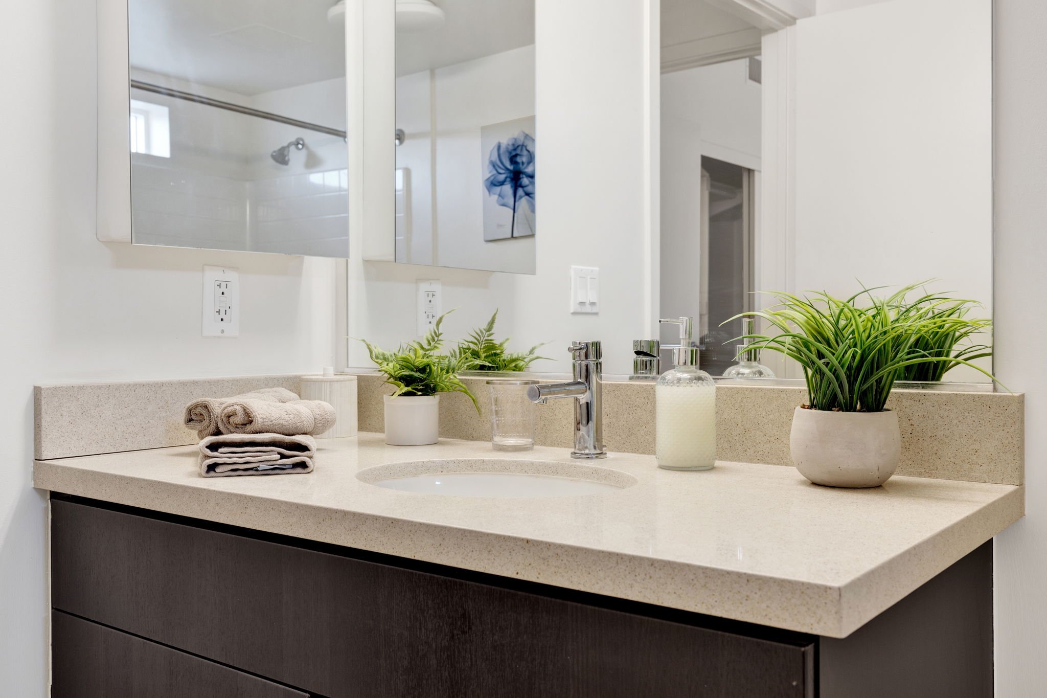 18-web-or-mls-20250310-01-521WColoradoSt409GlendaleCA -018.jpg