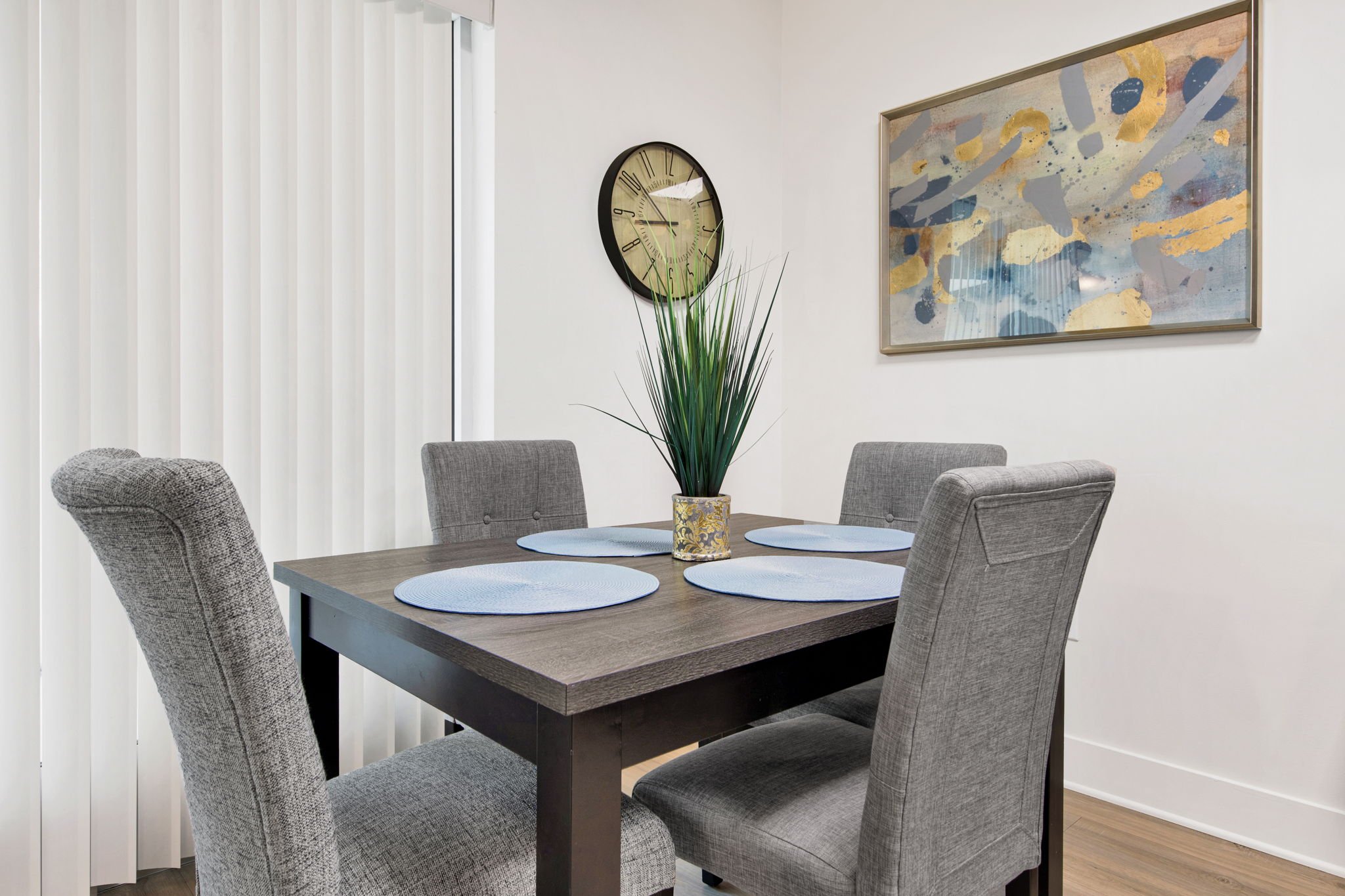 23-web-or-mls-20250325-01-521WColoradoSt-Glendale,CA_023.jpg