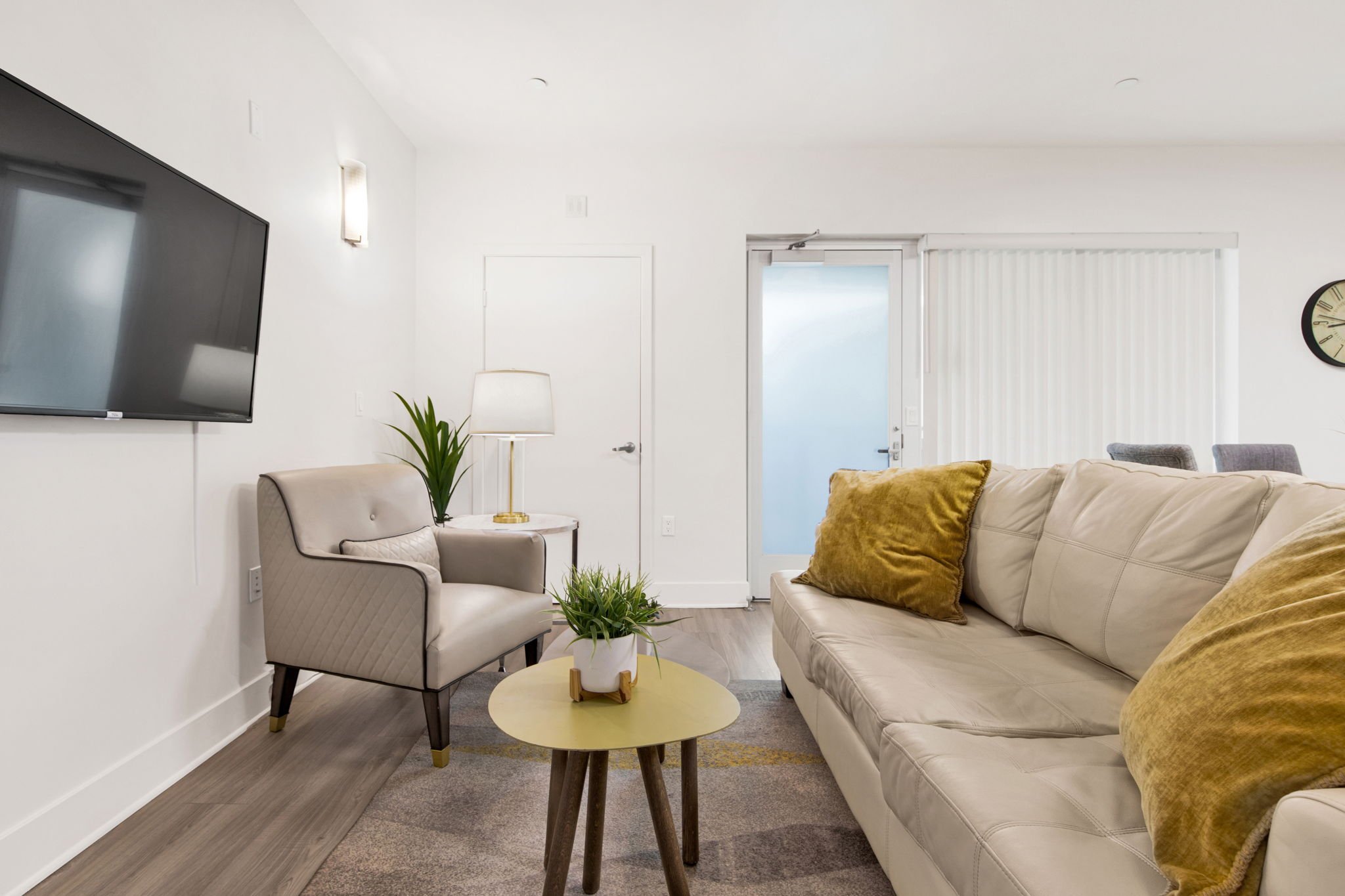 15-web-or-mls-20250325-01-521WColoradoSt-Glendale,CA_015.jpg