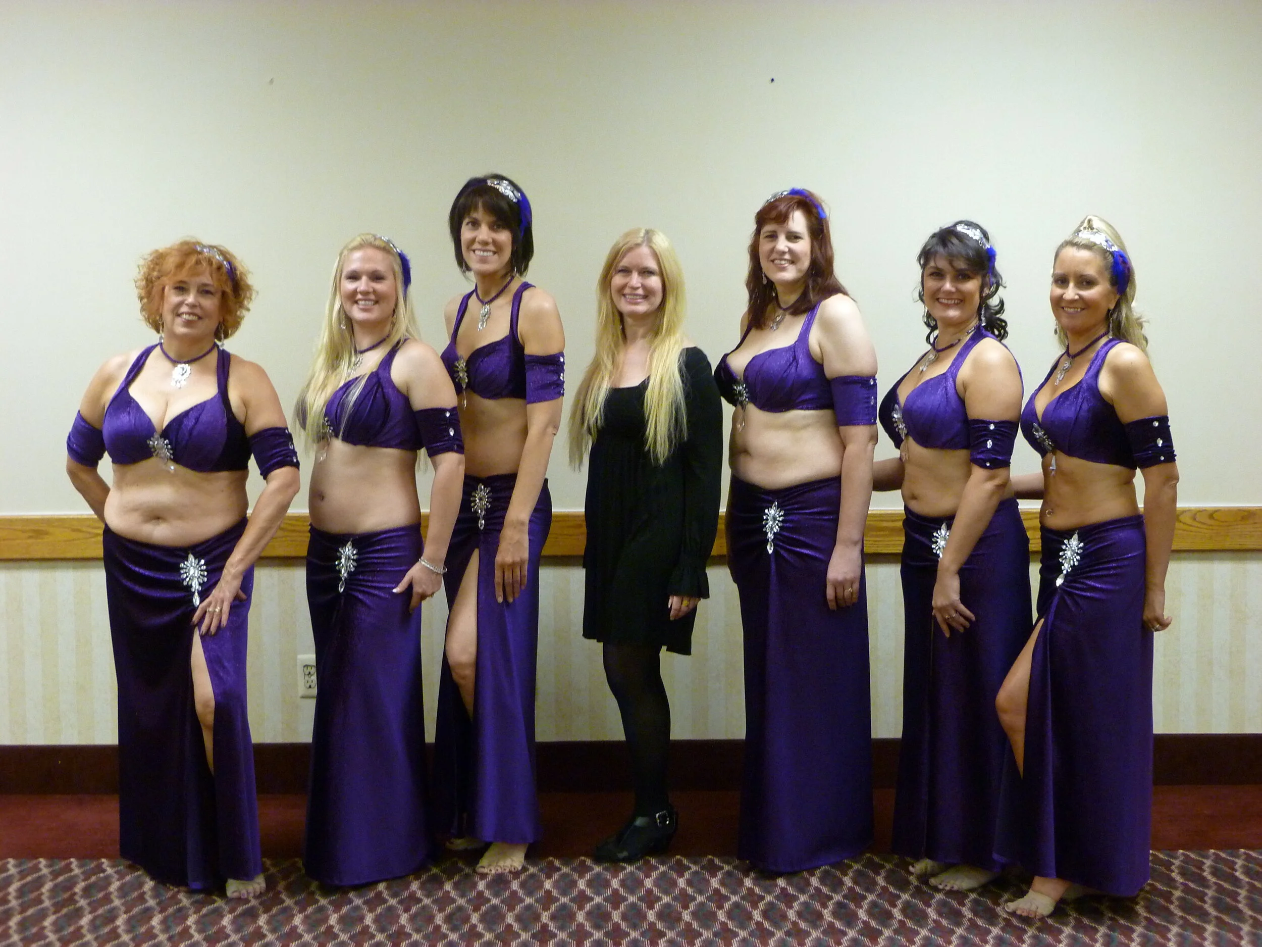 Raks sultana Dancer w YR.JPG