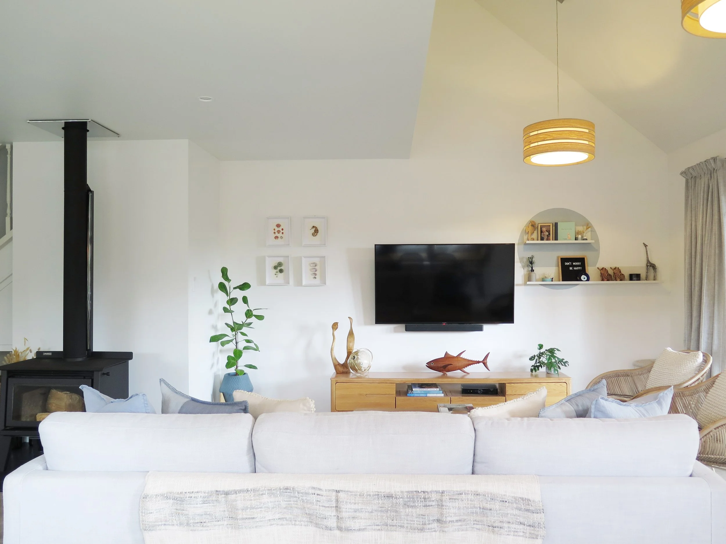 Lounge 1.jpg