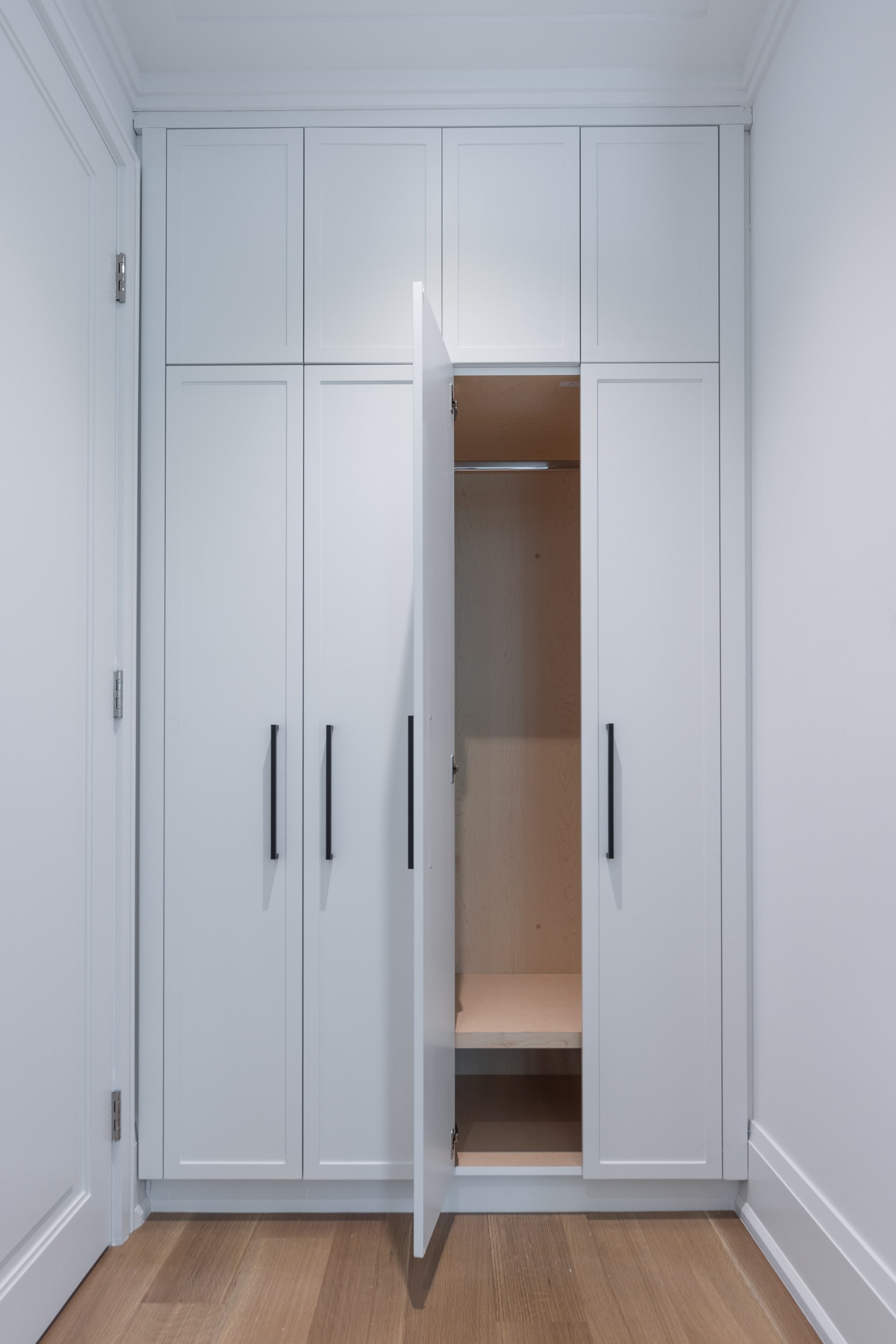 101 Dunloe Linen Closet