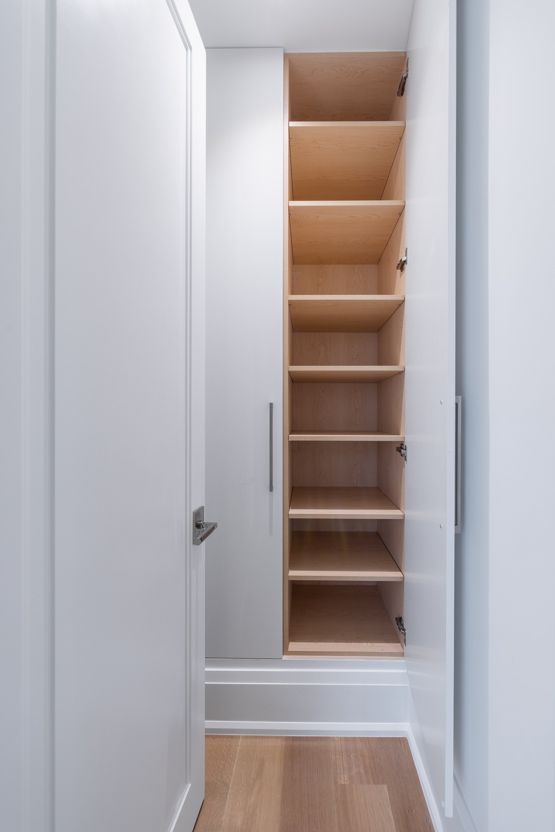 101 Dunloe Linen Closet
