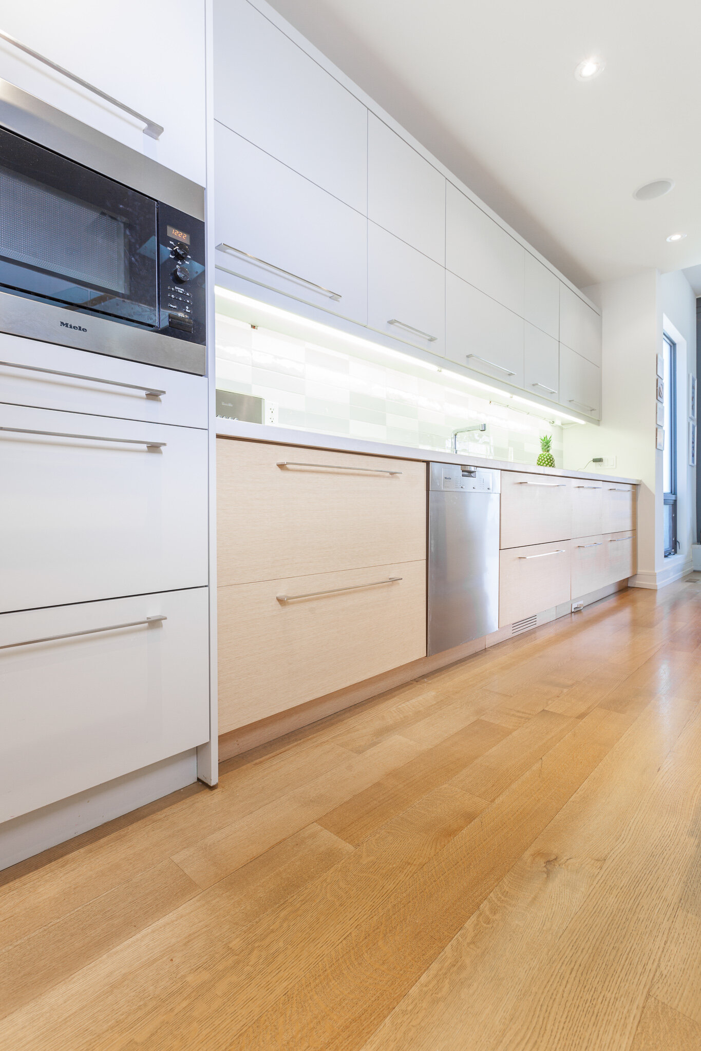 Custom White Oak Kitchen Cabinets