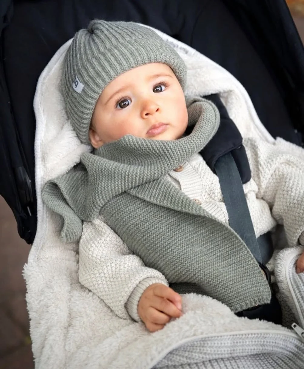 Layer up, little one 🧣❄️

As the temperatures begin to shift, so should your baby&rsquo;s wardrobe - especially during those cooler mornings and crisp nights.

When dressing your baby for sleep or buggy walks, think layers:

🌙 Natural fibres like m