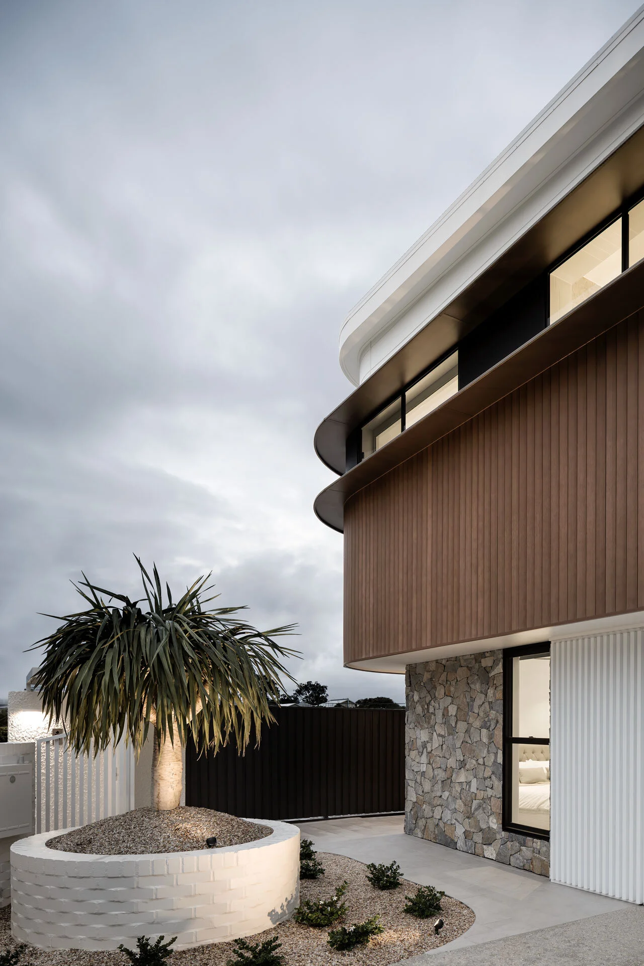 SYDNEY AVE — Heka Hoods