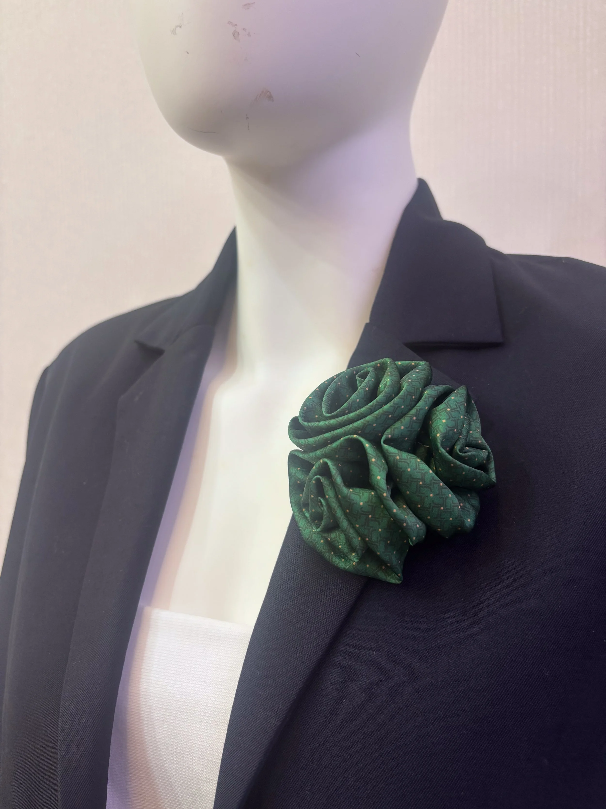 Create Lasting Impact Theme Flower Brooch