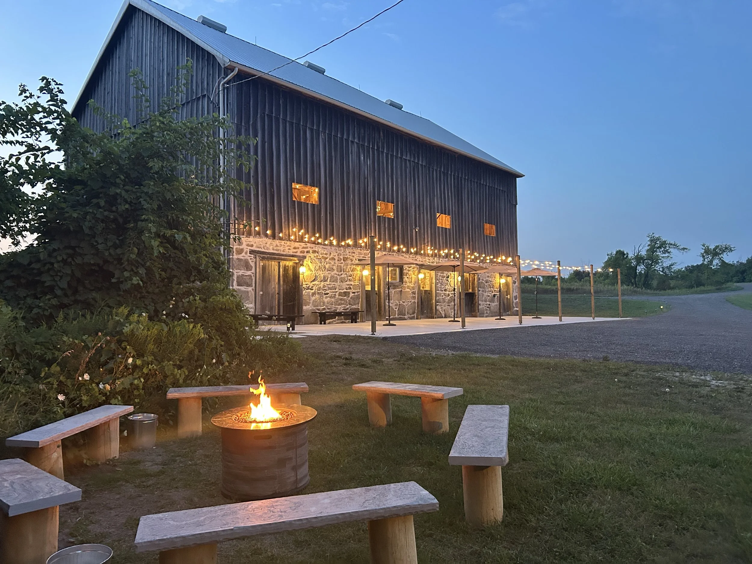 barn-wedding-venue-outdoor-fire-pitt.jpg