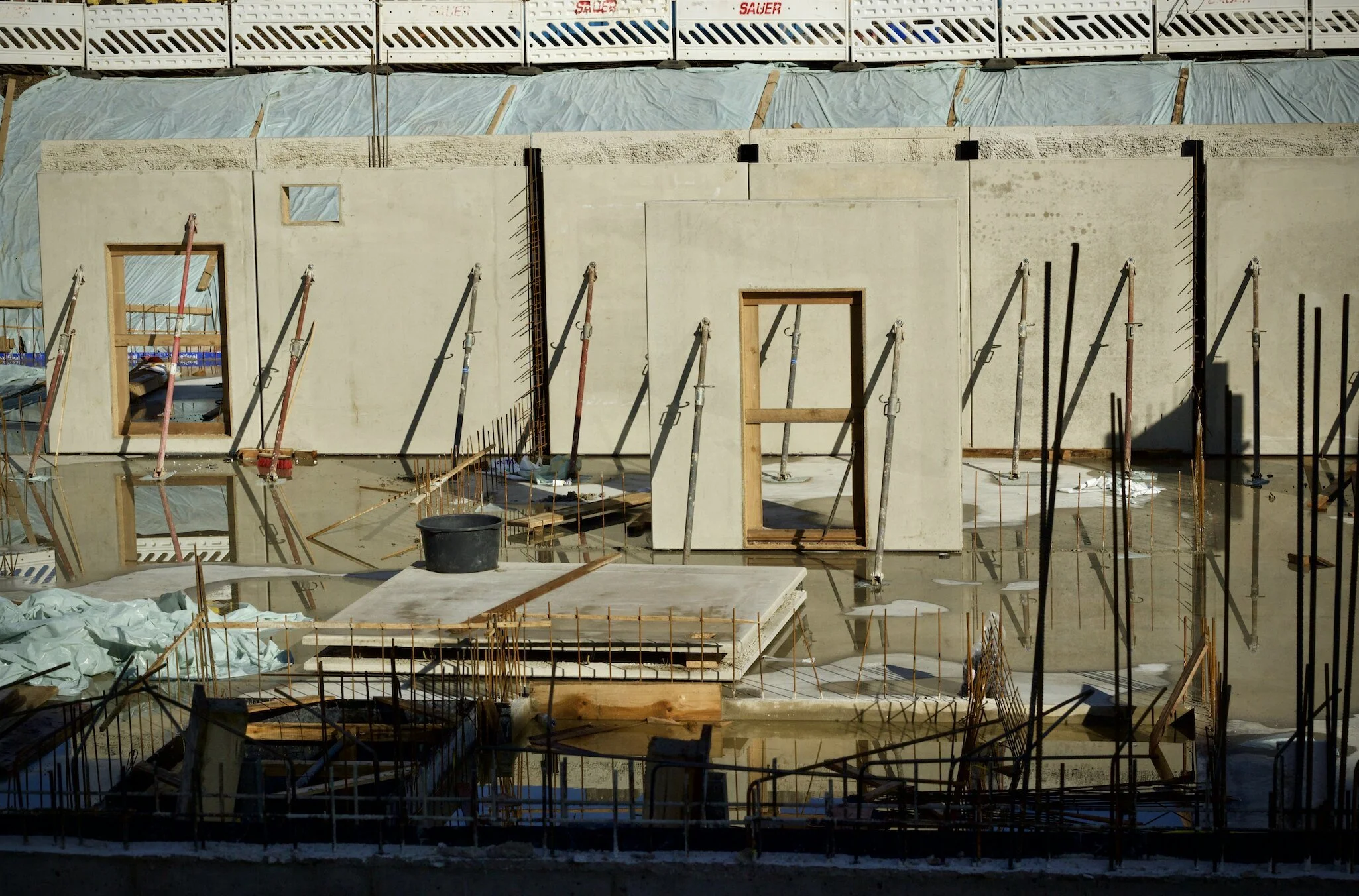 Should you get your builder to sign a contract for your self-build?