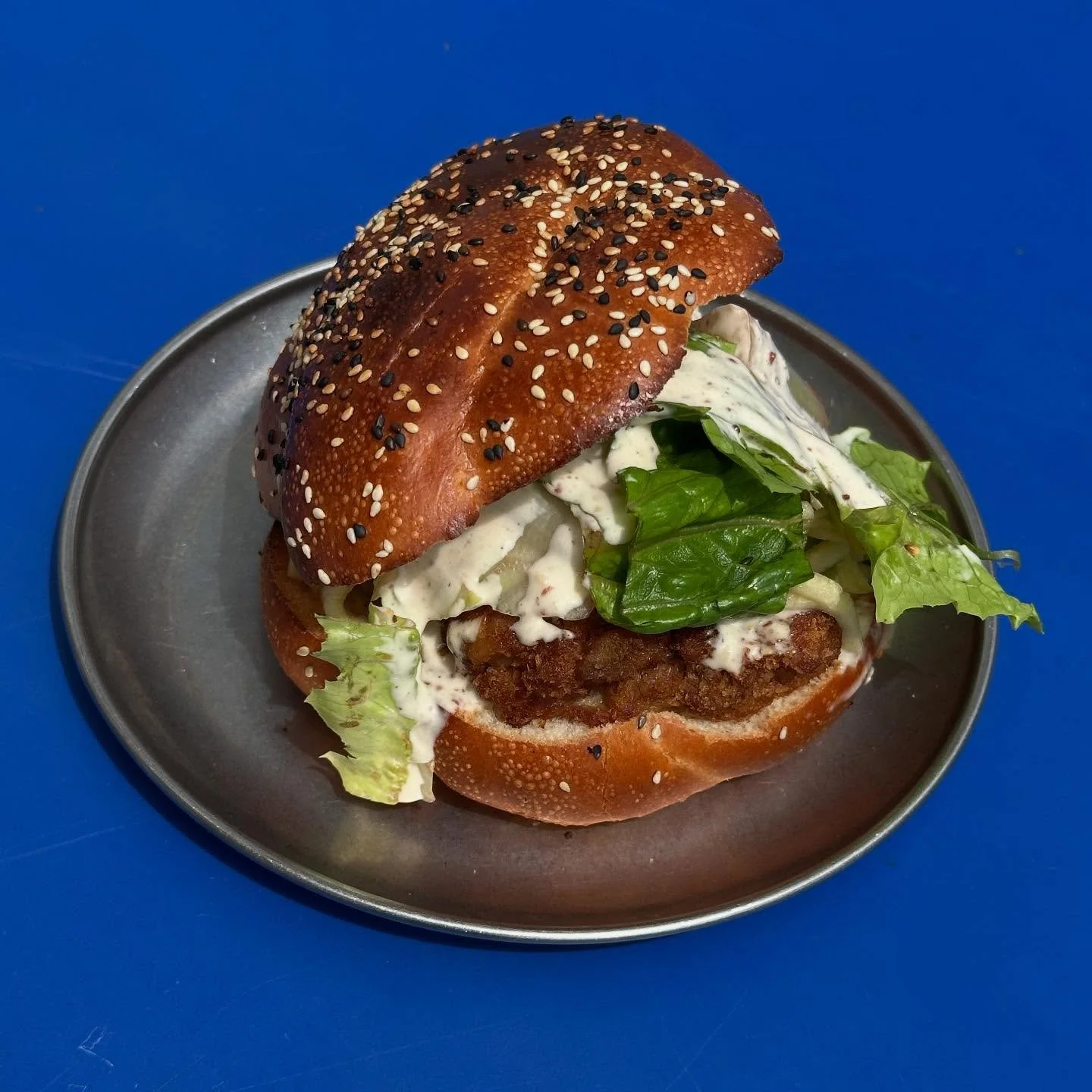 Craving something special?
Our bagels are freshly baked, generously filled, and made to hit the spot&mdash;every single time.
Whether you&rsquo;re into creamy classics or bold seasonal combos, we&rsquo;ve got your perfect bite waiting.

Come hungry, 