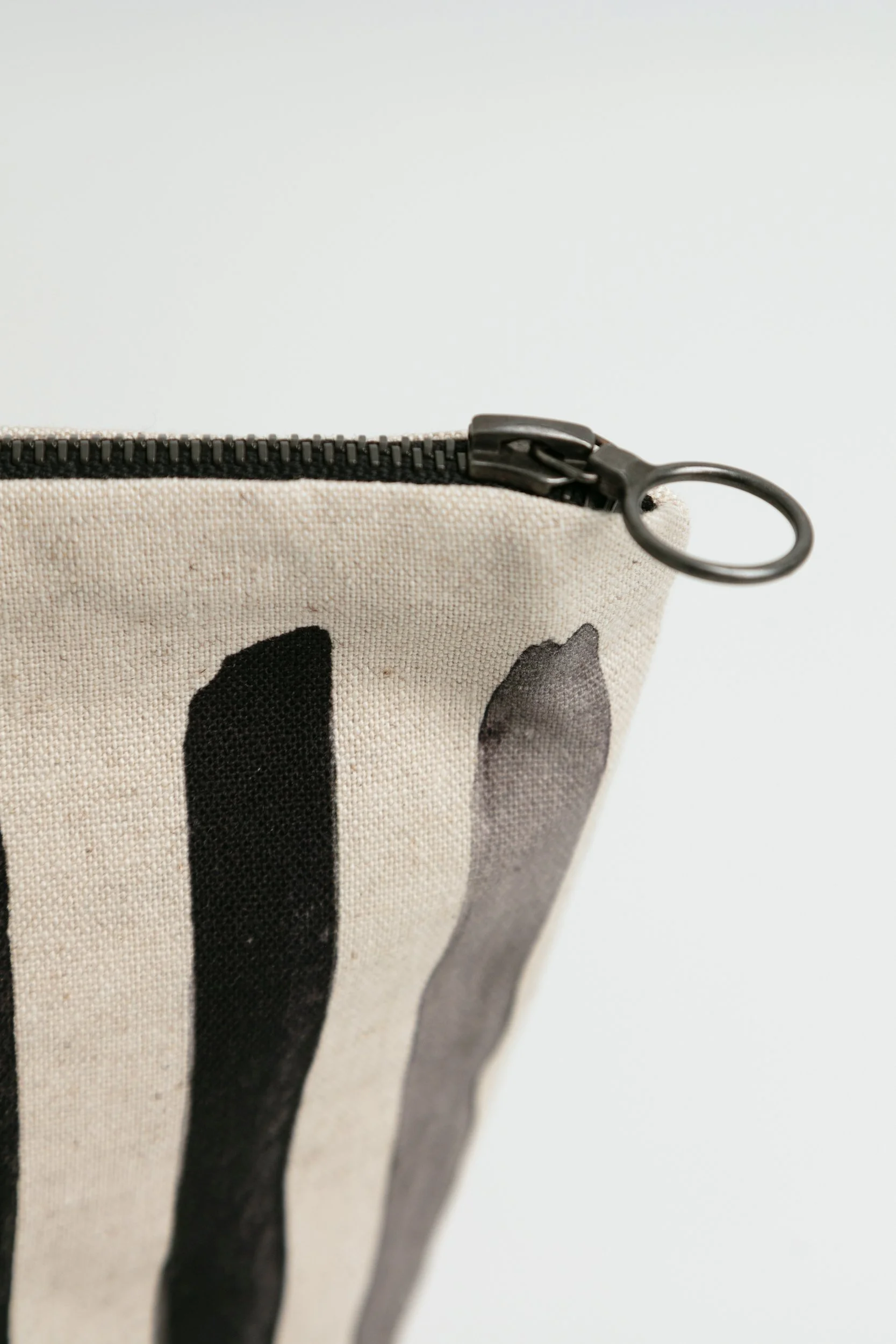 Trousse aquarelle rayures noires - Ligne .rm