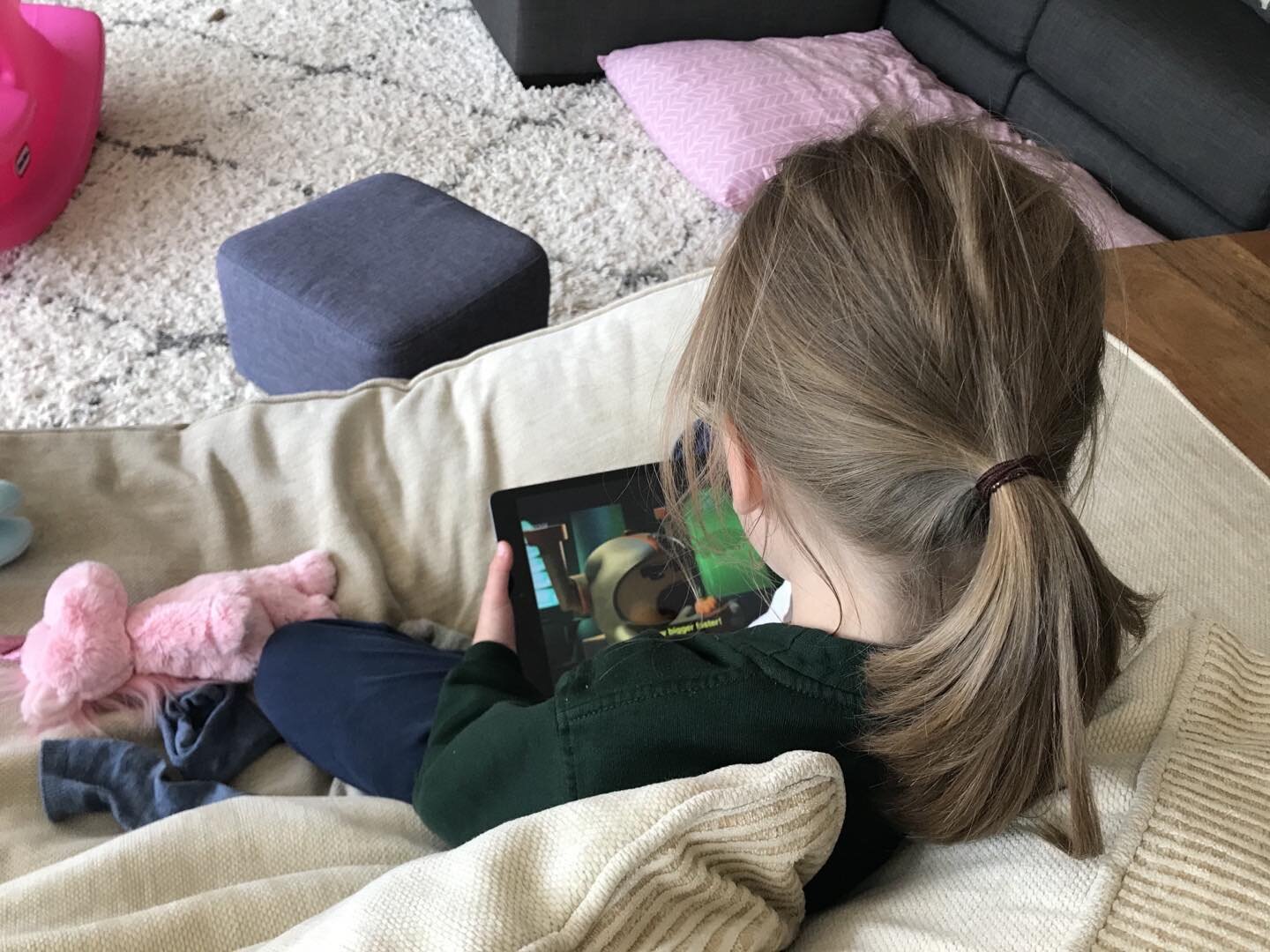 There was a report released recently, looking at online habits of 5-11 year olds over the last year &ndash; and it found that only 23% of them said their favourite way of communicating with friends was in person.  77% preferred talking online. 
 
I k