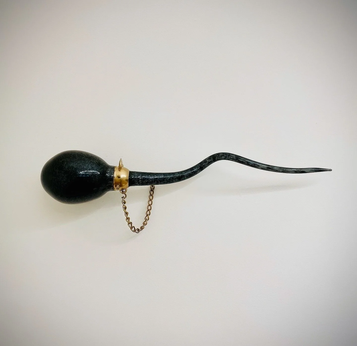 &lsquo;Old guard&rsquo;
2024

-recycled glass
-steel

On show at exposition &lsquo;Save me&rsquo;  @galeriepoostende , @reroglass 
🙏🏻❤️

#glassblowing #glassart #glass #sculpture #contemporaryartgalleryonline #gallery #humanrace #artist #belgium #o