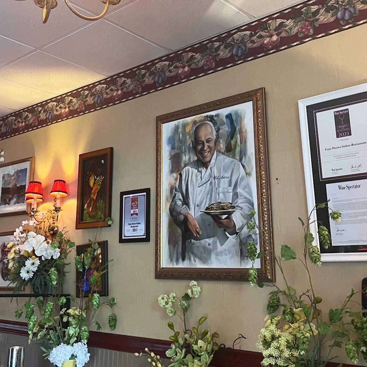 We love seeing our custom frames out in the world! Thank you, @casanuova for trusting us with your art, countless awards, and precious pieces for all your guests to enjoy! 

(P.S. the food is amazing too!)

#thompsonsframe&nbsp;#customframing&nbsp;#i