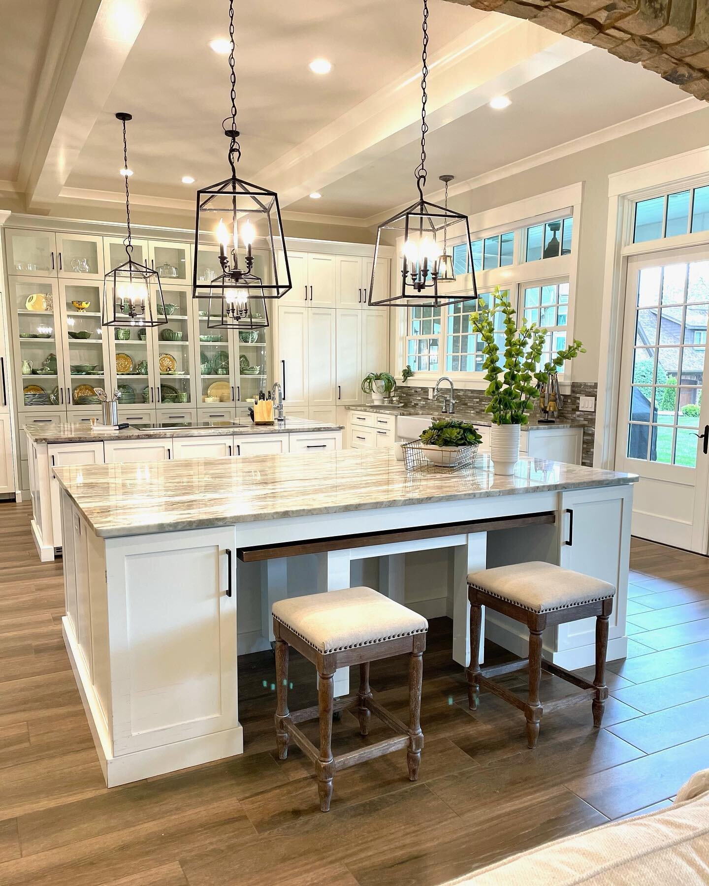 This could be my dream kitchen. Double island, storage galore, and just straight up beautiful yet functional. The best part is this kitchen is completely handicap accessible. My mom worked on this project for a long time and it truly is stunning 🤍😍