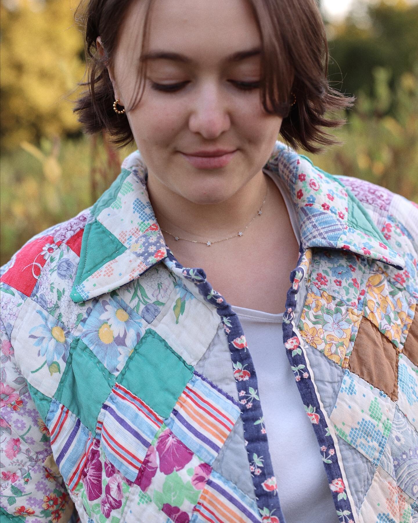 Loving the details on this chore coat! This coat along with many others will be available on our site soon! We are working as quickly as we can to wash, repair, photograph, and list these babies. Thank you all for your patience and support ❤️❤️❤️