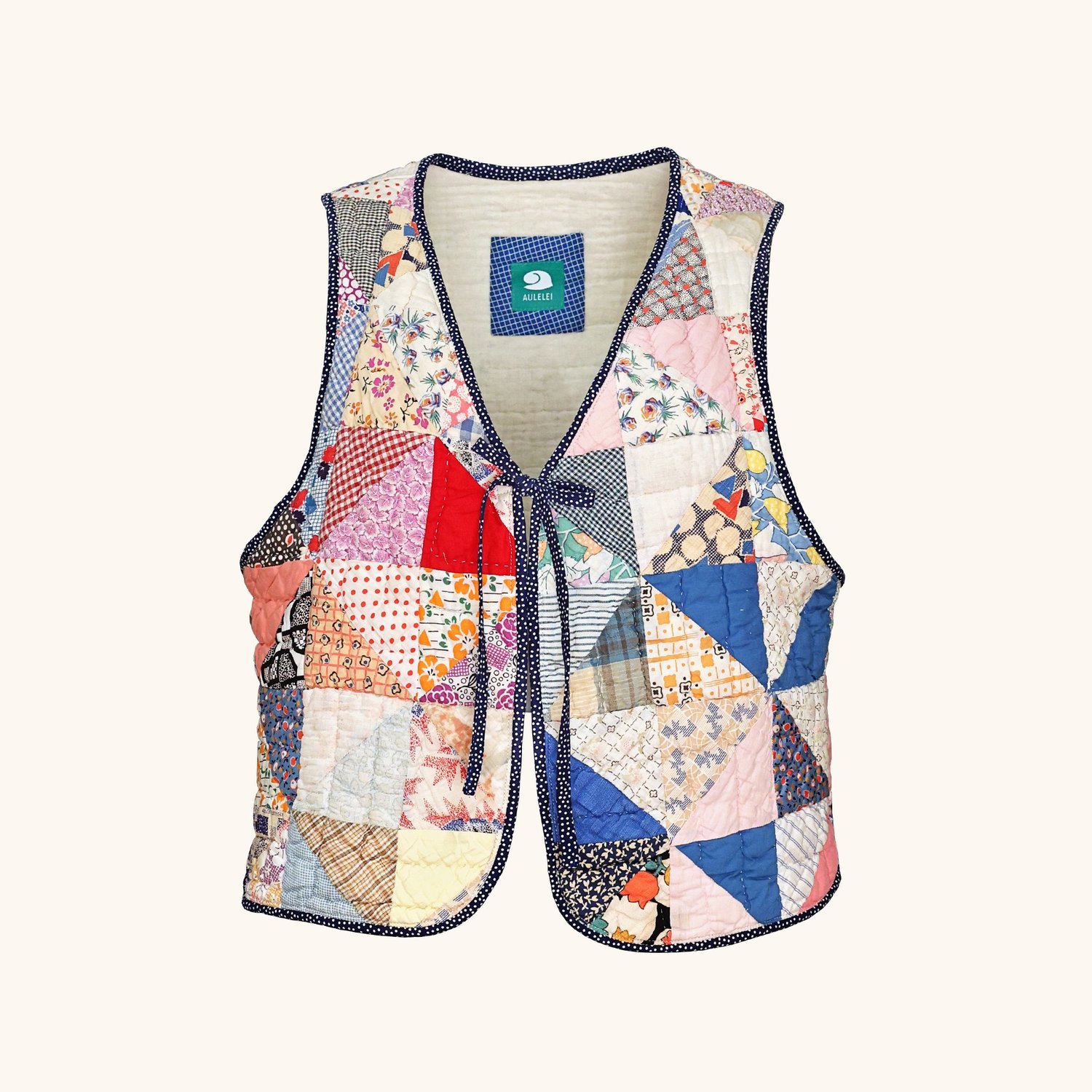 Pinwheels Patchwork Quilted Vest (S/M) — aulelei : Quilted Jackets 