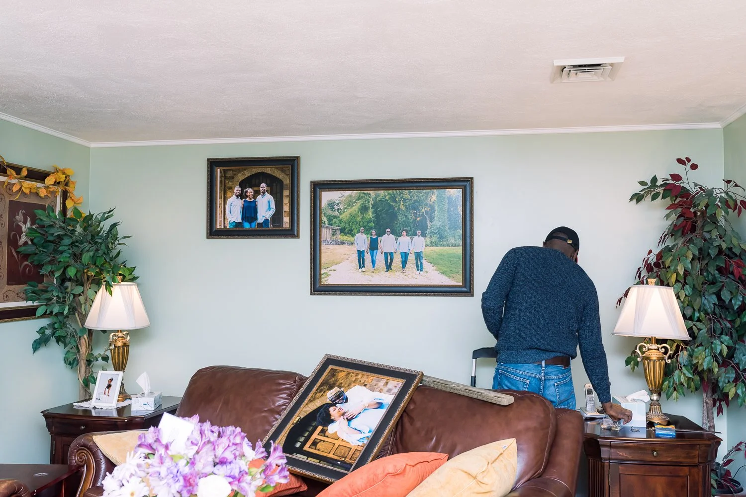 Installing a Collection of Family Portraits -8268.jpg