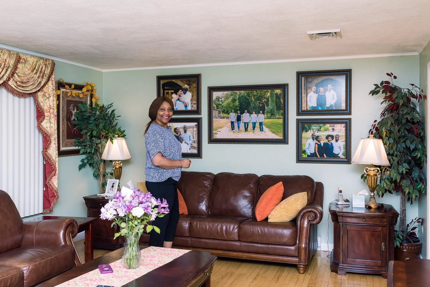 Installing a Collection of Family Portraits -8275.jpg