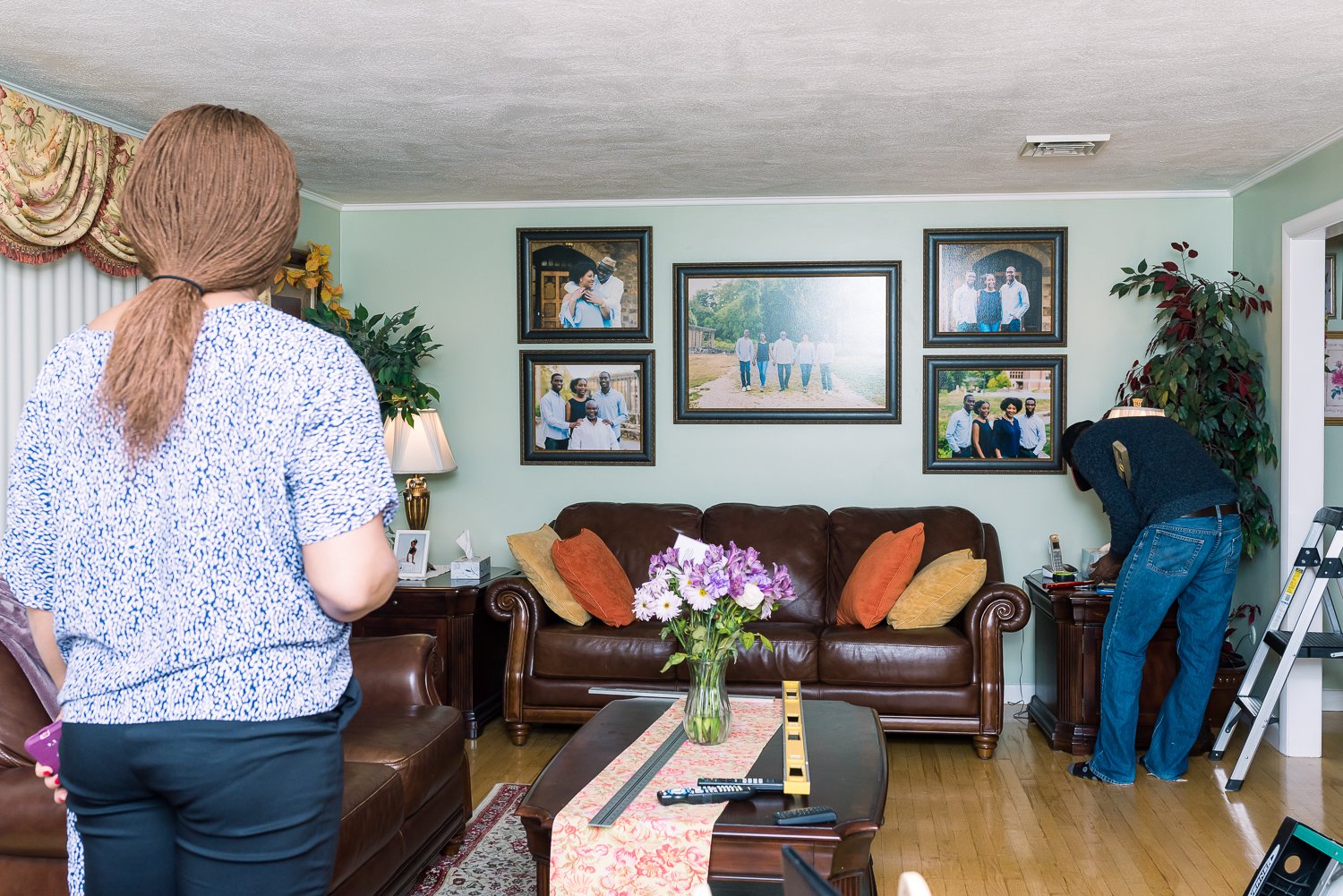 Installing a Collection of Family Portraits -8272.jpg