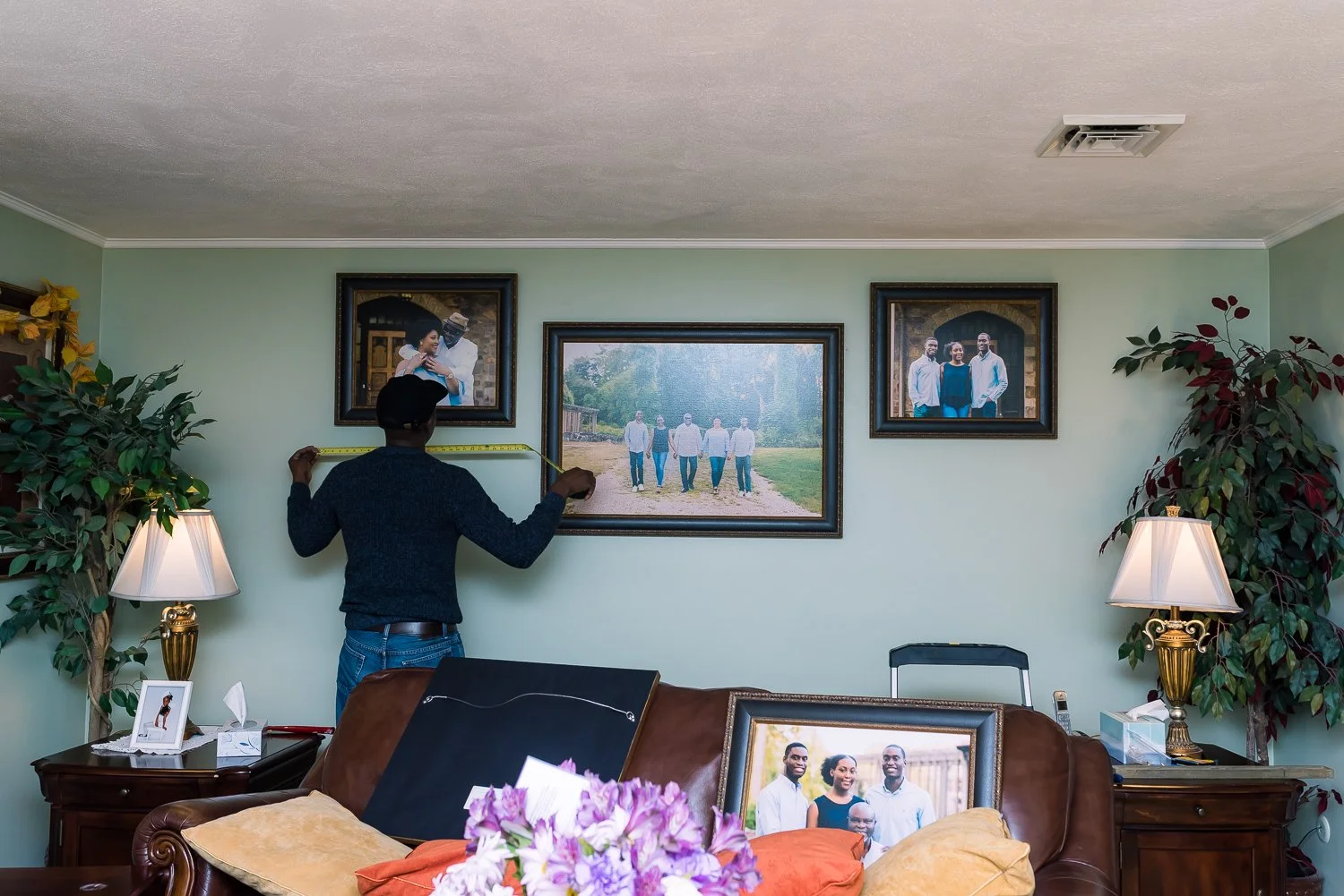 Installing a Collection of Family Portraits -8270.jpg