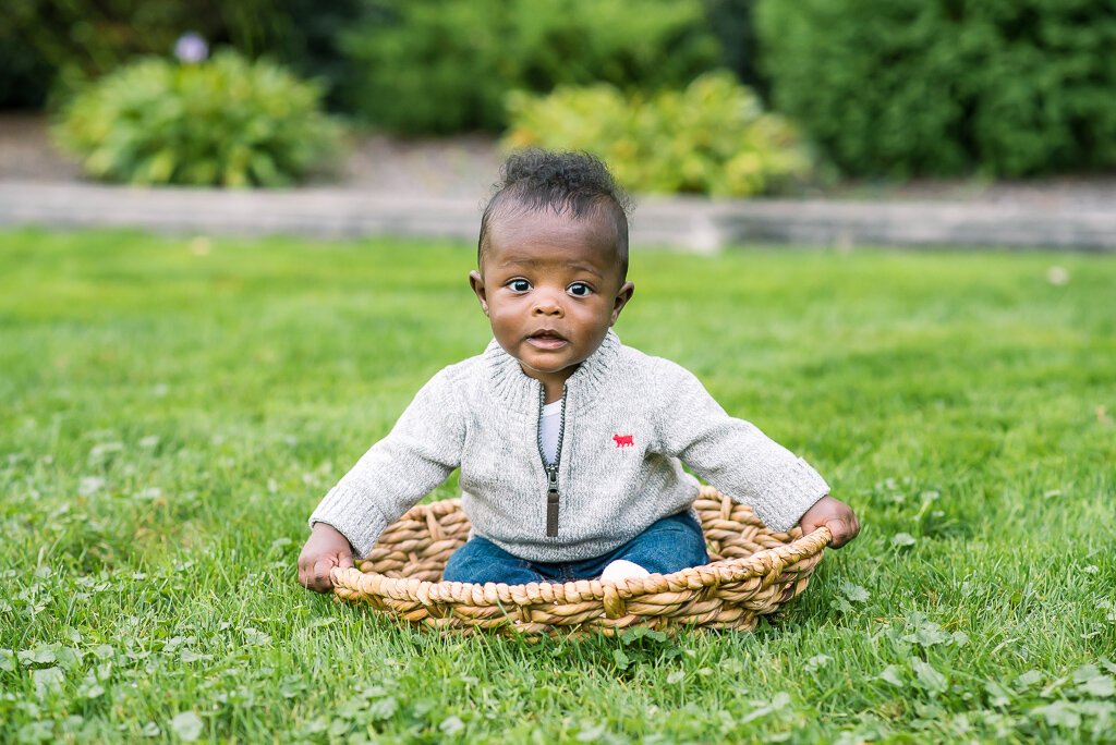 Chery 6 month milestone and family session