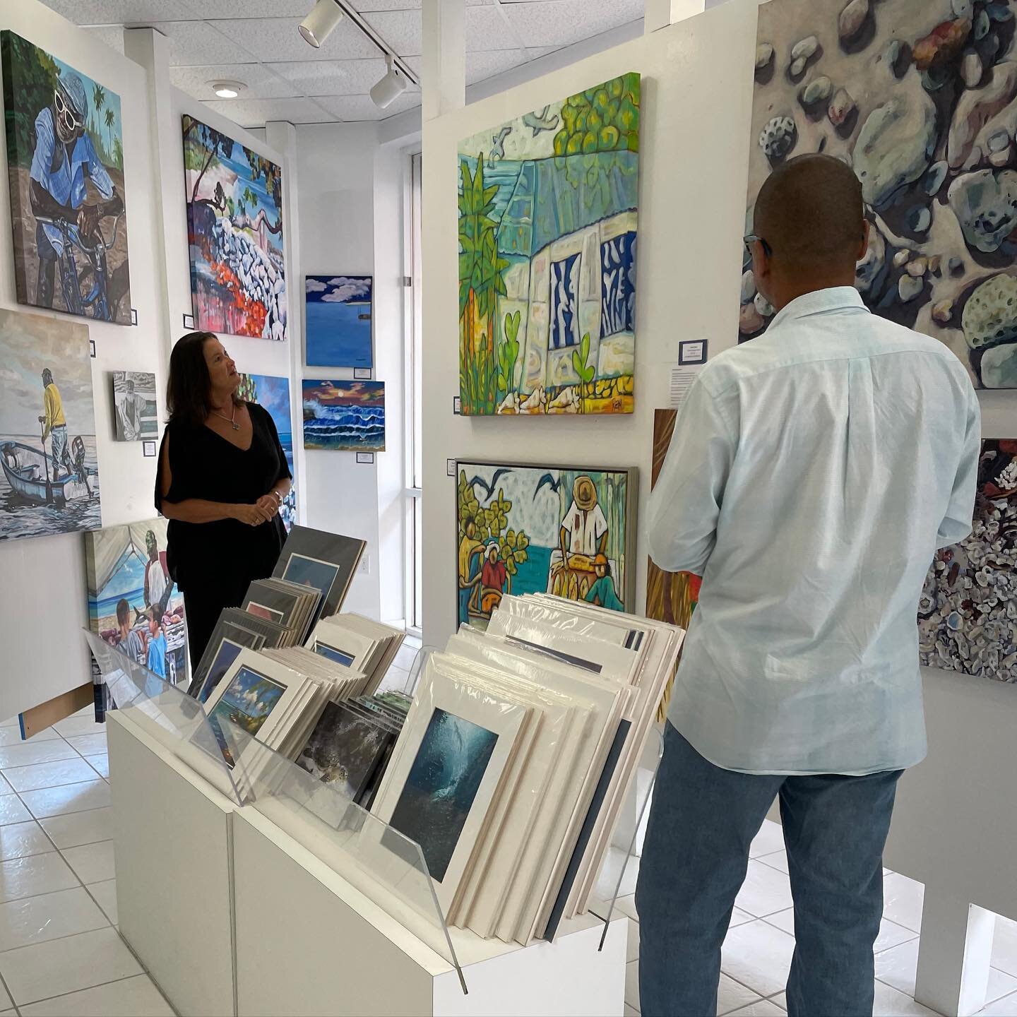Kennedy Gallery is our gallery spotlight today, located in West Shore Mall on West Bay Road. Known for its depictions of tropical landscapes and ocean scenes captured in a range of mediums, Kennedy Gallery is one of Cayman's longest running art galle
