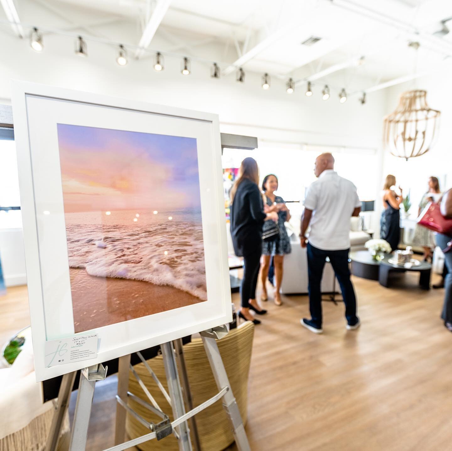 Those who joined the IDG Interiors pop-up event during CAW2021 will know it was a highlight of the CAW West tour! IDG, which is based in Seven Mile Shops, is a keen supporter of the local art community, hosting monthly art events. For CAW2022, the de