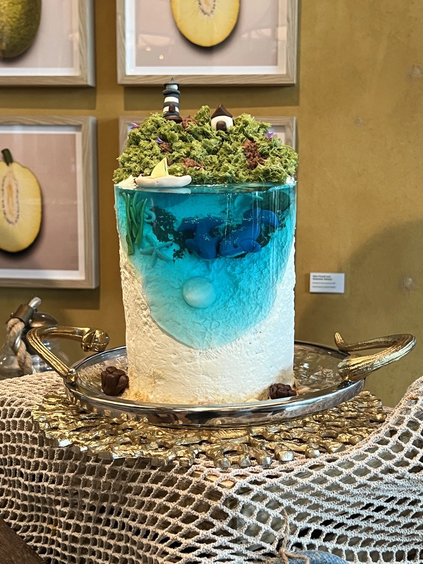 Chocolate-cake-sculpture.jpg