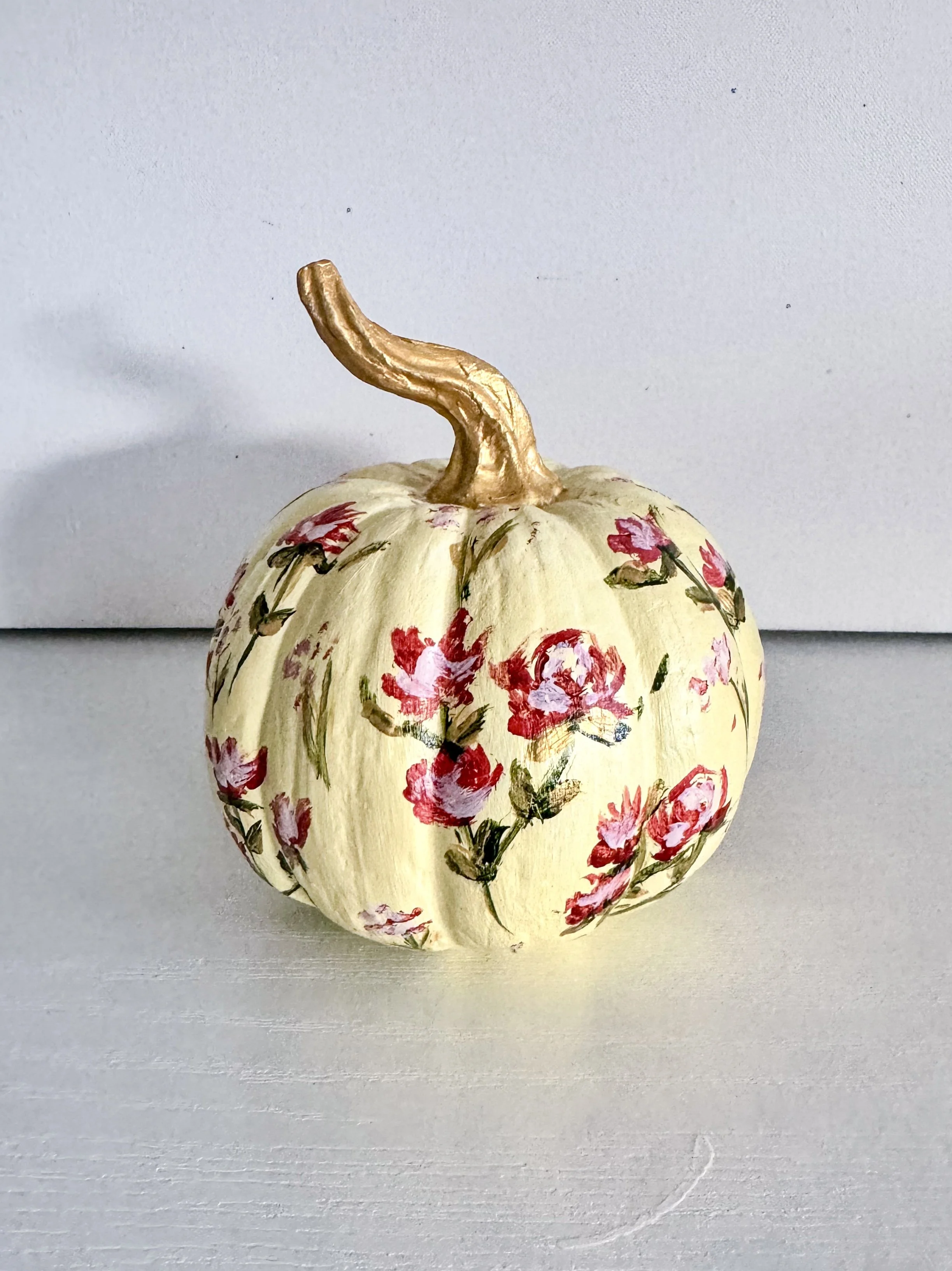 W&P Red Roses Pumpkin_2.jpg