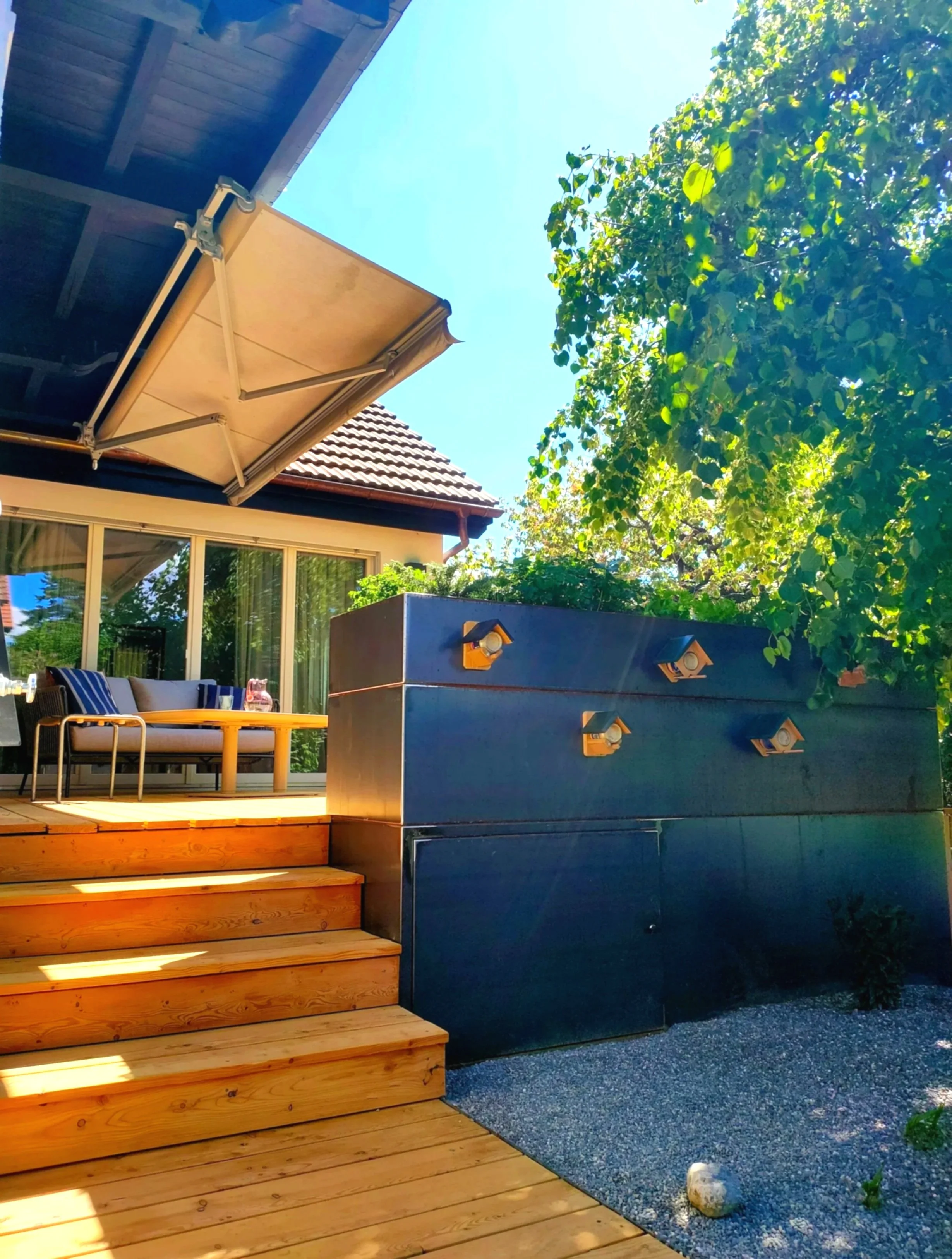 Holzterrasse | Holzdeck | Schwatzstahl | Hochbeet | Gartengestaltung