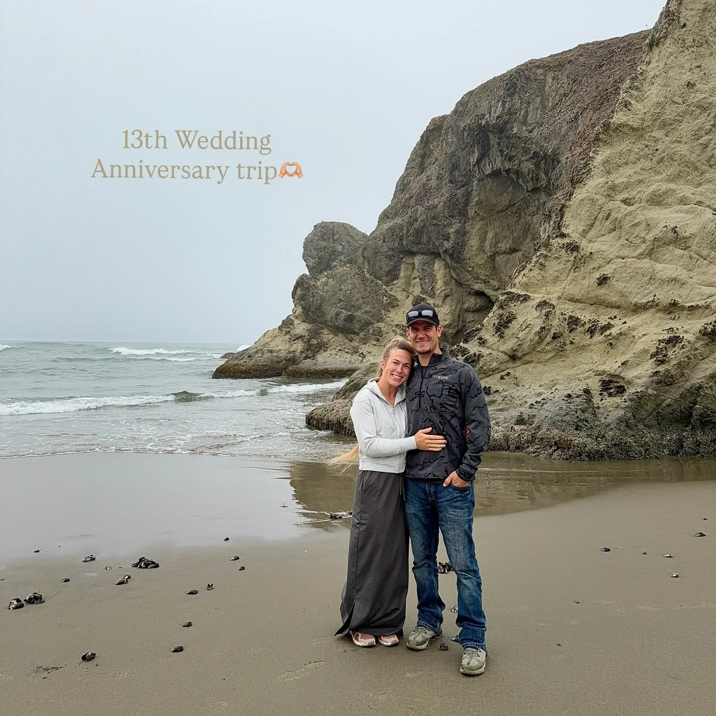Today marks our 13th wedding anniversary💕 and last week we spent a few days on the beautiful Oregon Coast to celebrate!🌊 We would both much rather do experiences over gifts, and what a memorable experience last week was😍 We had the privilege of st