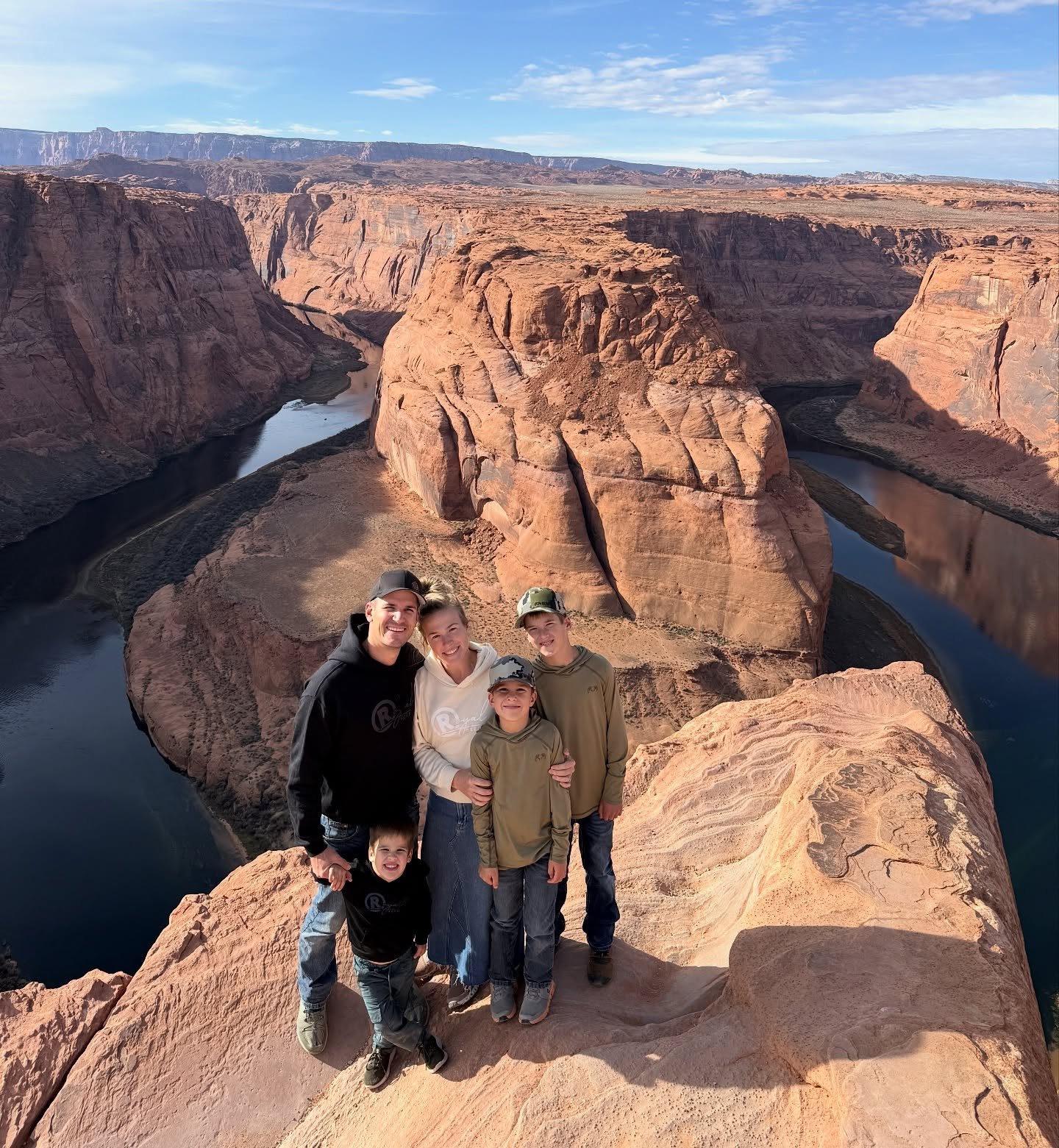A quick weekend trip to Page, AZ to see Monument Valley-Lake Powell-Horseshoe Bend-Antelope Canyon &amp; Glen Canyon Dam. It was all beautiful, but everyone&rsquo;s favorite was Antelope Canyon! It was so breathtaking to walk through😍 we went with &
